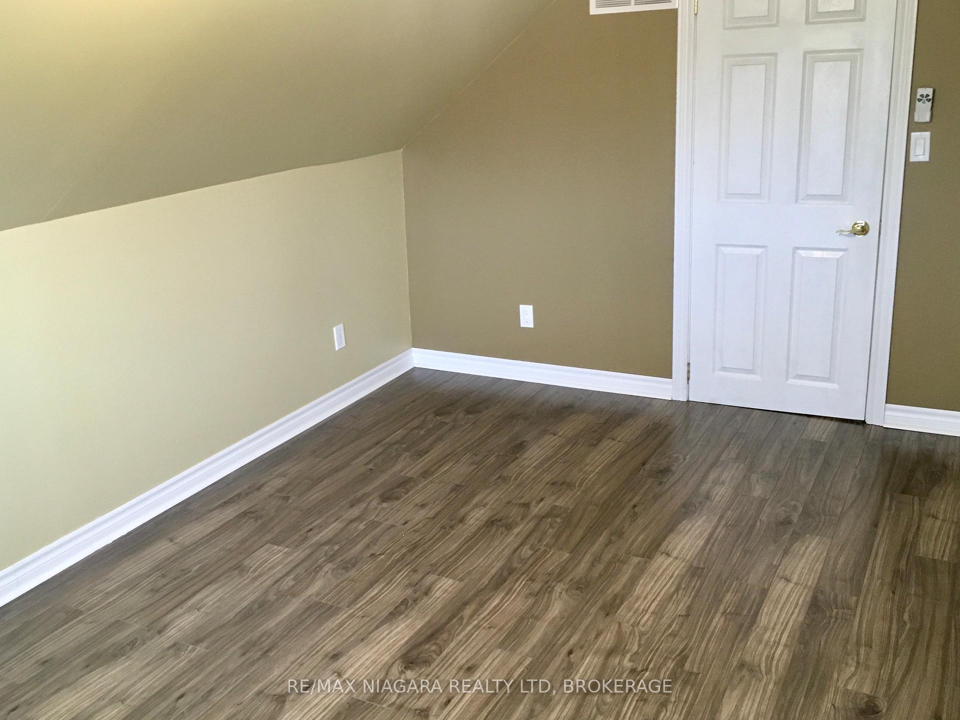 Photo 31 of 4576 Kalar Road, Niagara Falls, Ascot — HOMEH