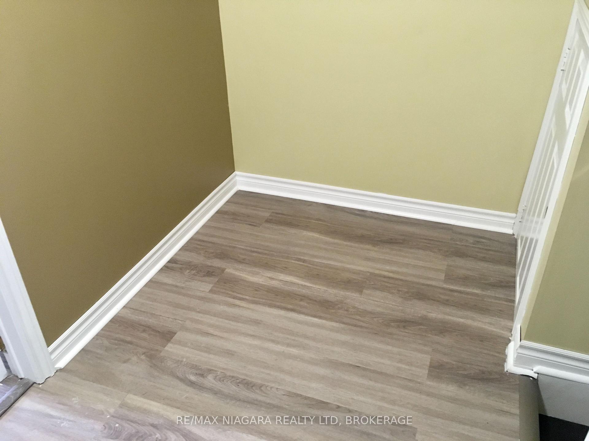Photo 38 of 4576 Kalar Road, Niagara Falls, Ascot — HOMEH