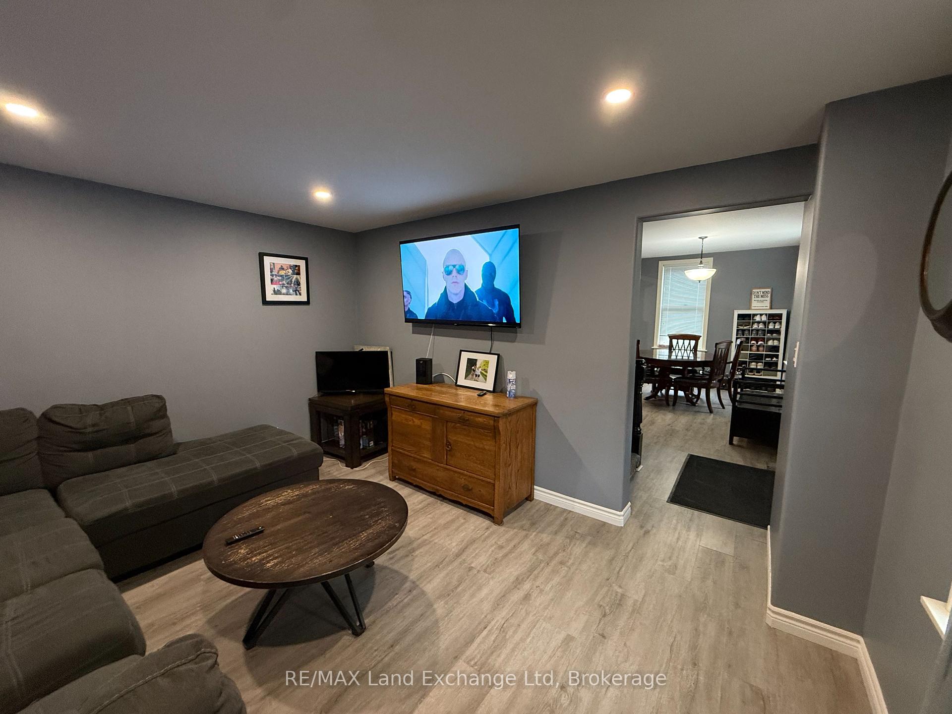 Photo 6 of 211 Edward Street, North Huron, Wingham — HOMEH