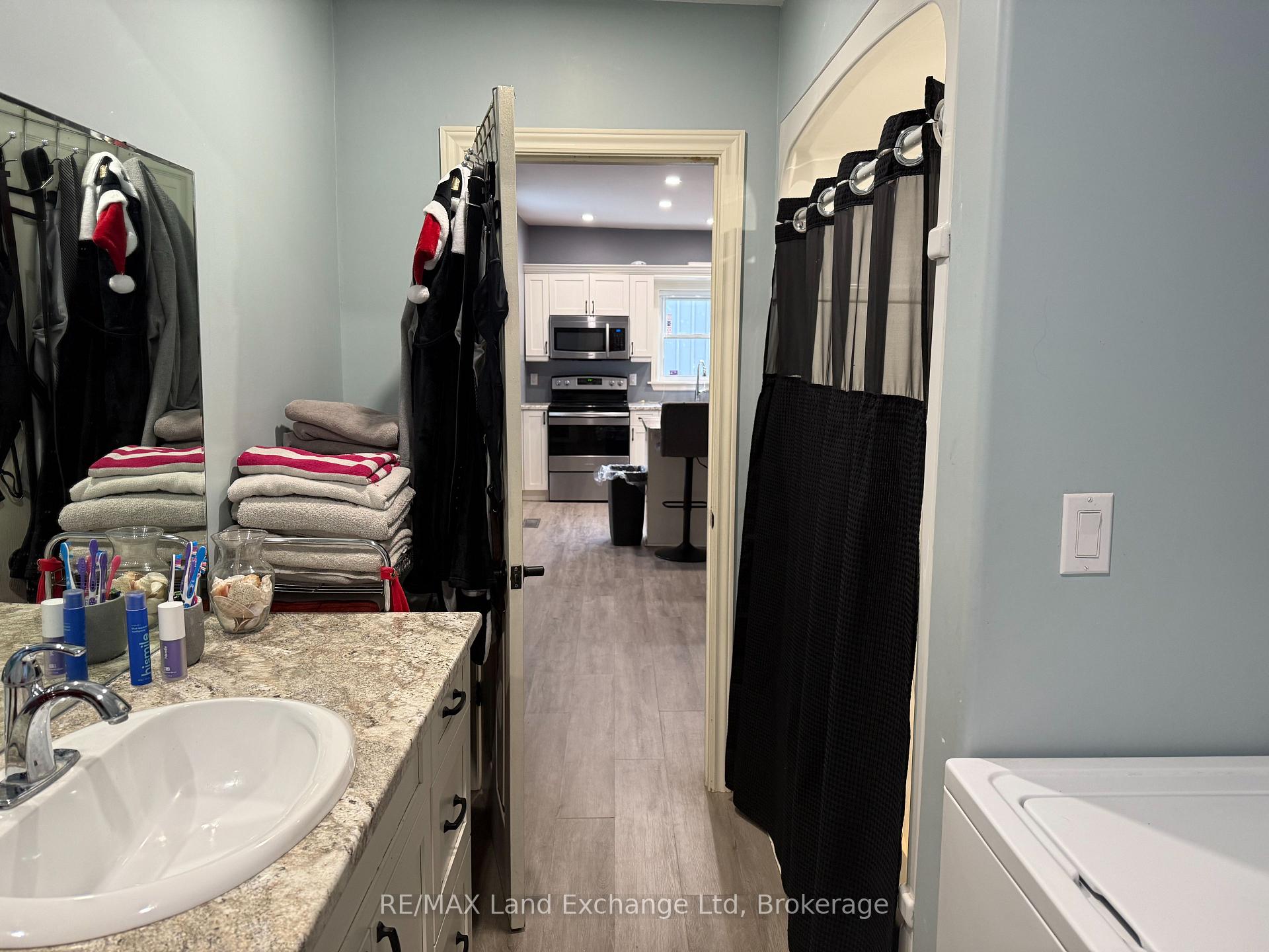 Photo 10 of 211 Edward Street, North Huron, Wingham — HOMEH