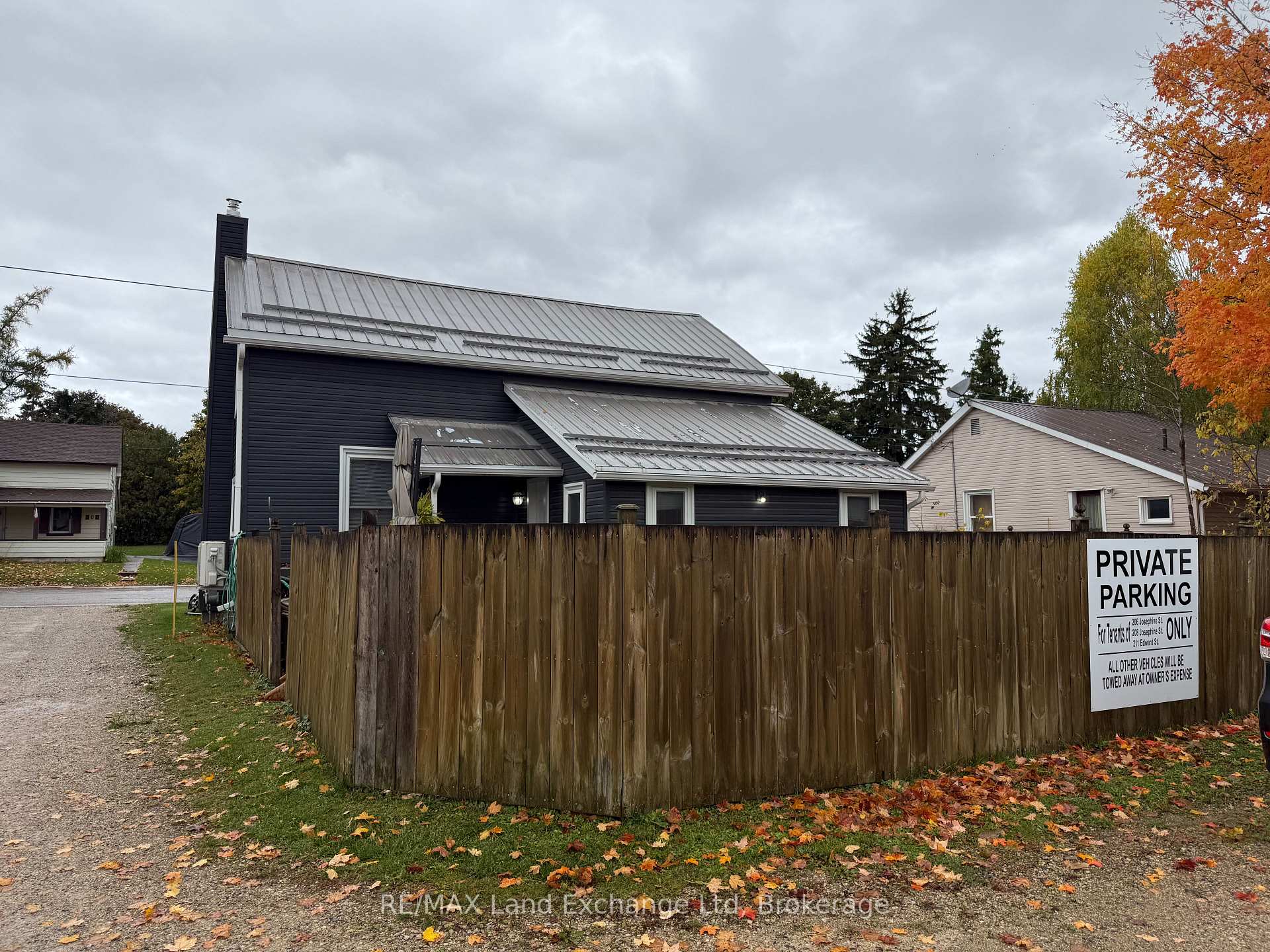 Photo 15 of 211 Edward Street, North Huron, Wingham — HOMEH