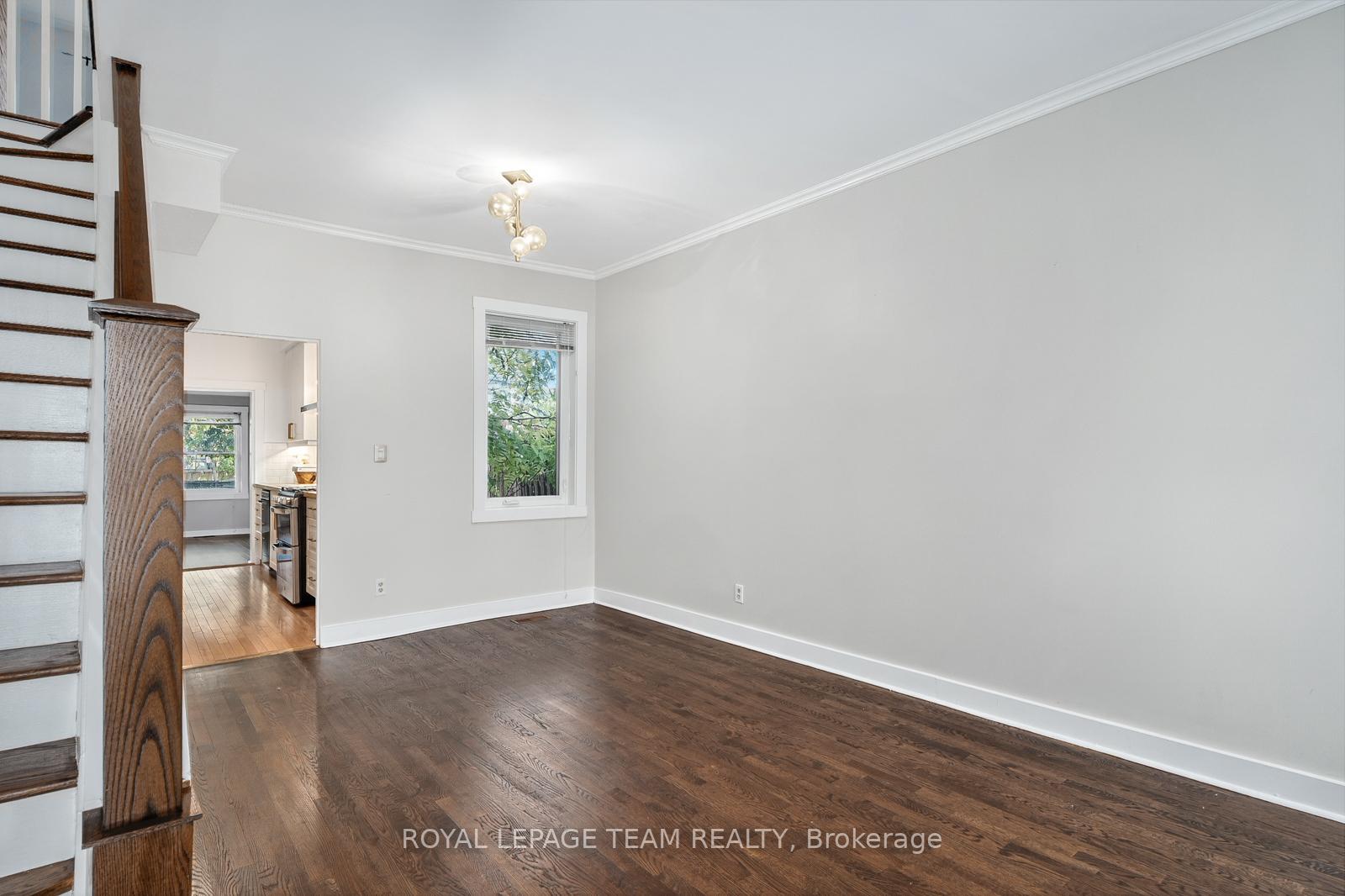 Photo 3 of 27 Ivy Crescent, Ottawa, Lindenlea — HOMEH