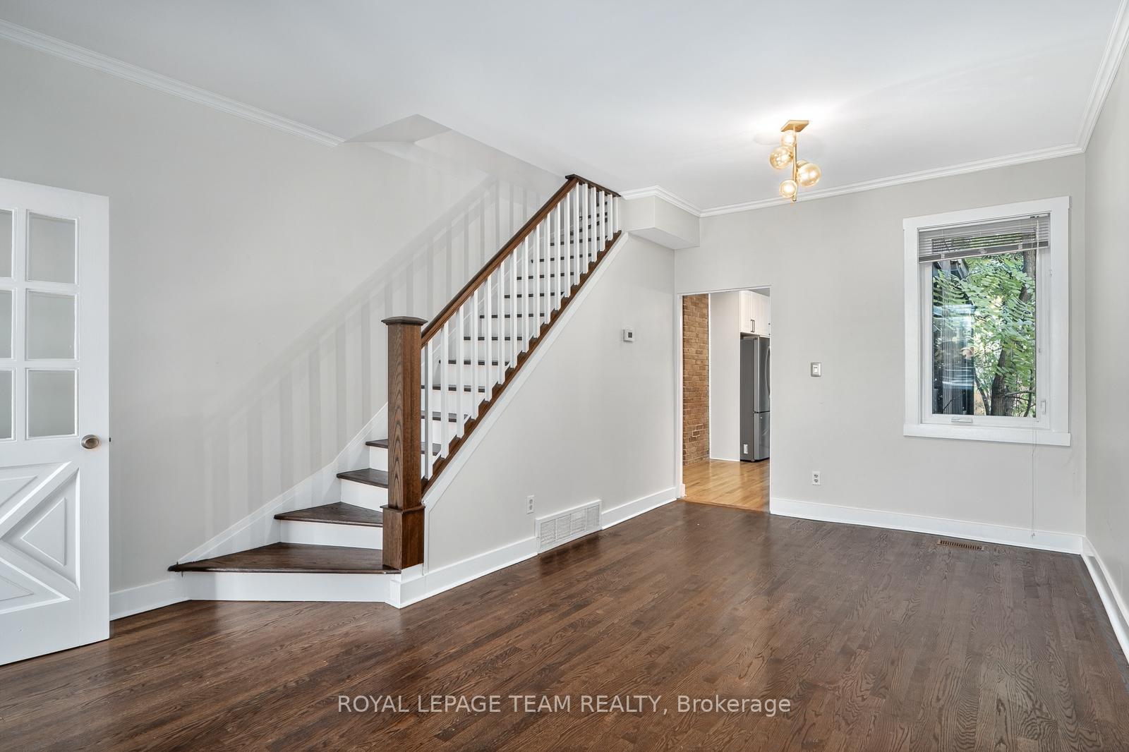 Photo 4 of 27 Ivy Crescent, Ottawa, Lindenlea — HOMEH