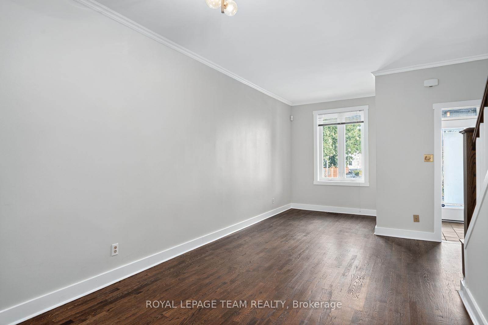 Photo 6 of 27 Ivy Crescent, Ottawa, Lindenlea — HOMEH