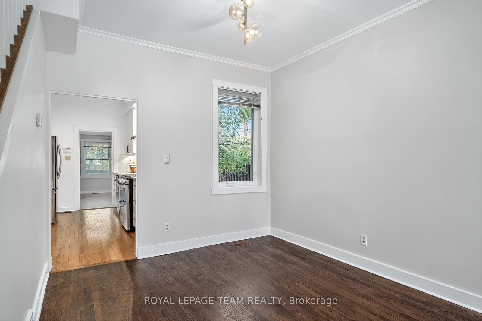 Photo 7 of 27 Ivy Crescent, Ottawa, Lindenlea — HOMEH