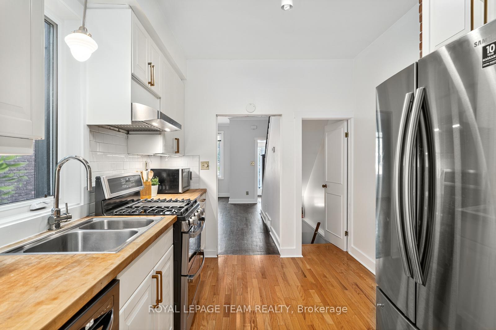 Photo 10 of 27 Ivy Crescent, Ottawa, Lindenlea — HOMEH