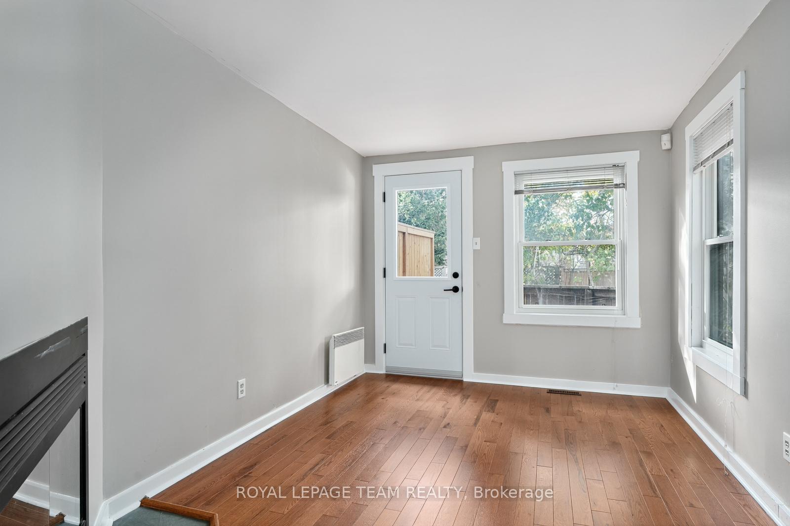 Photo 12 of 27 Ivy Crescent, Ottawa, Lindenlea — HOMEH