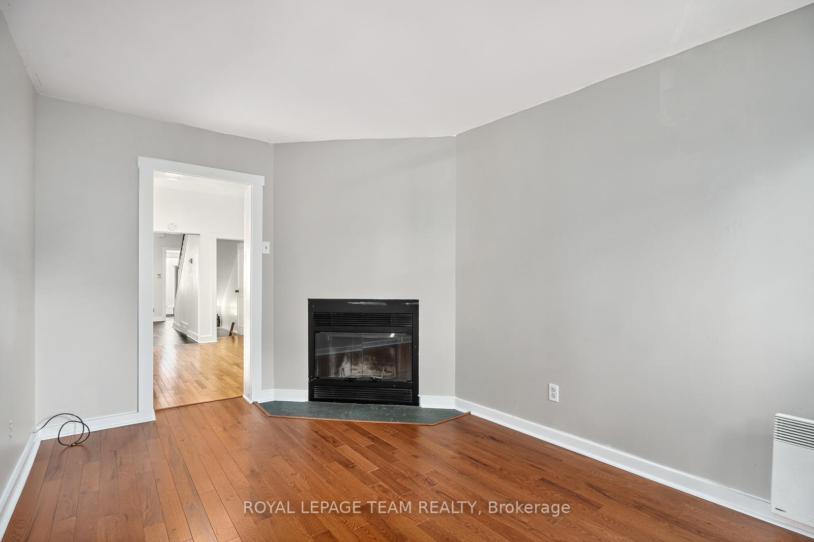 Photo 14 of 27 Ivy Crescent, Ottawa, Lindenlea — HOMEH