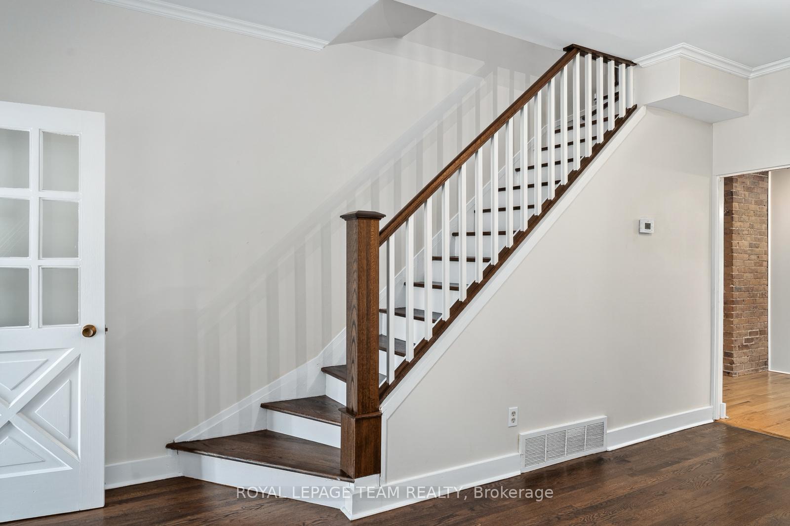 Photo 15 of 27 Ivy Crescent, Ottawa, Lindenlea — HOMEH