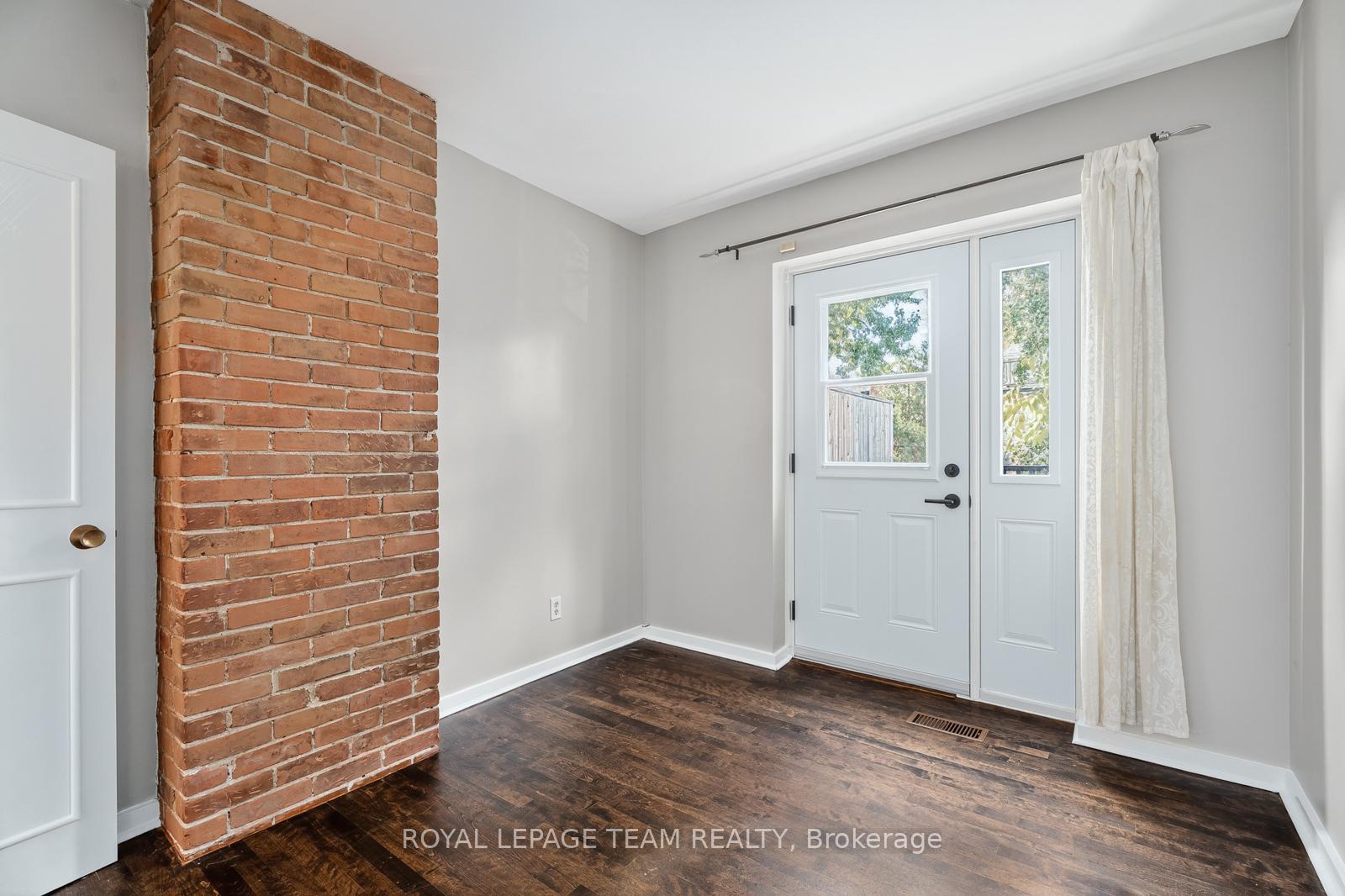 Photo 17 of 27 Ivy Crescent, Ottawa, Lindenlea — HOMEH