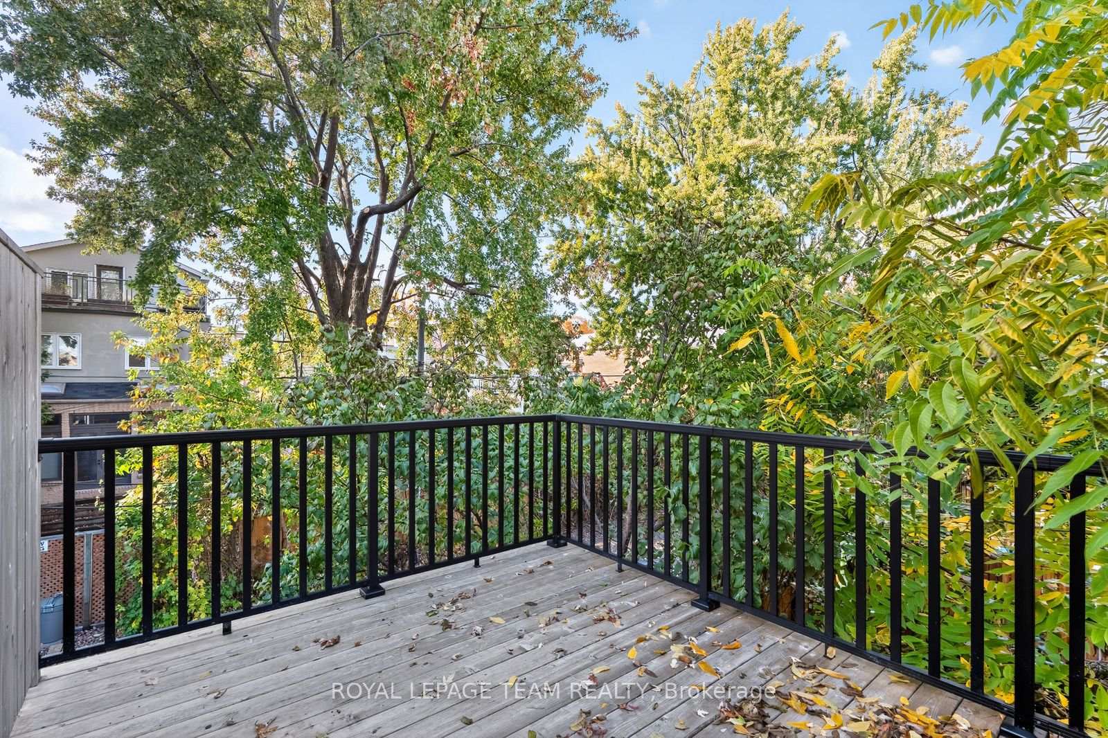 Photo 18 of 27 Ivy Crescent, Ottawa, Lindenlea — HOMEH