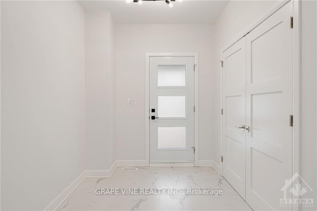 Photo 5 of 462 North Street, North Dundas, Winchester — HOMEH