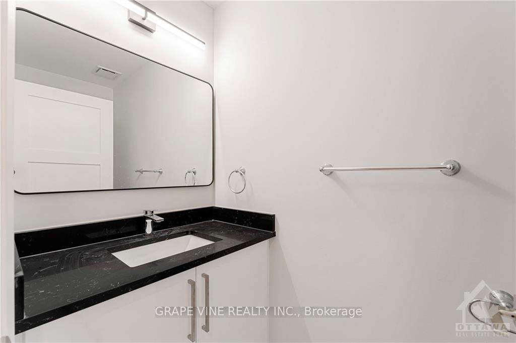 Photo 7 of 462 North Street, North Dundas, Winchester — HOMEH