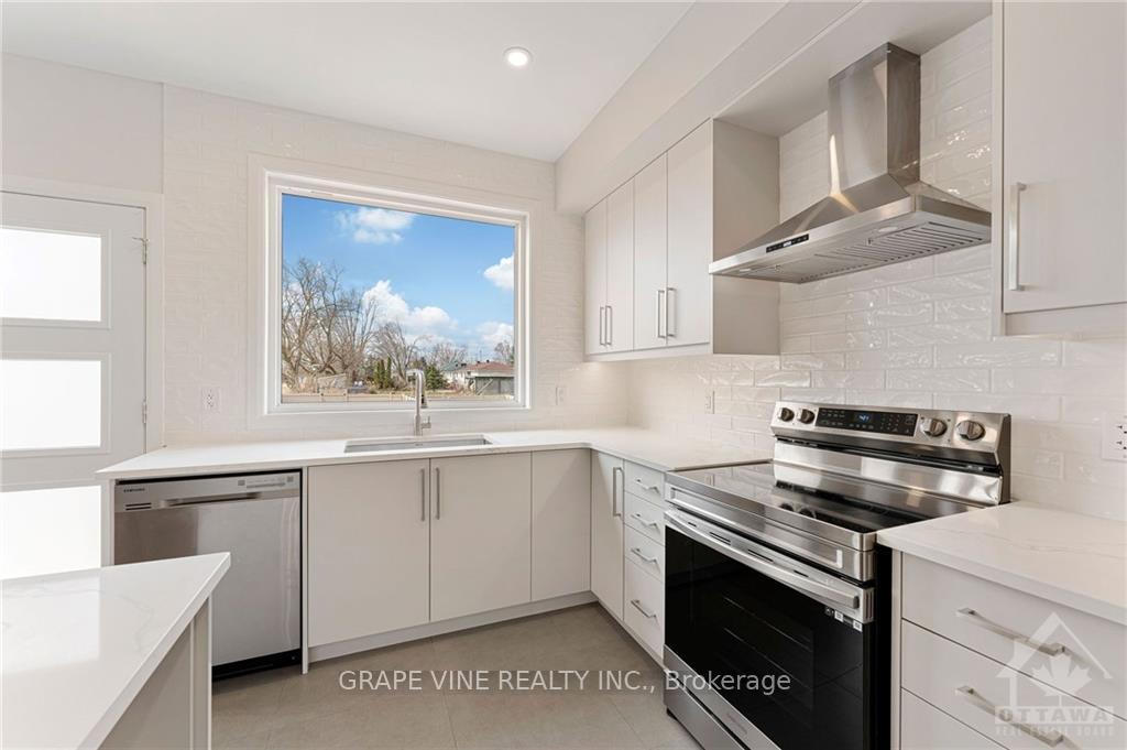 Photo 11 of 462 North Street, North Dundas, Winchester — HOMEH