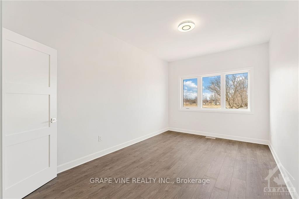 Photo 17 of 462 North Street, North Dundas, Winchester — HOMEH