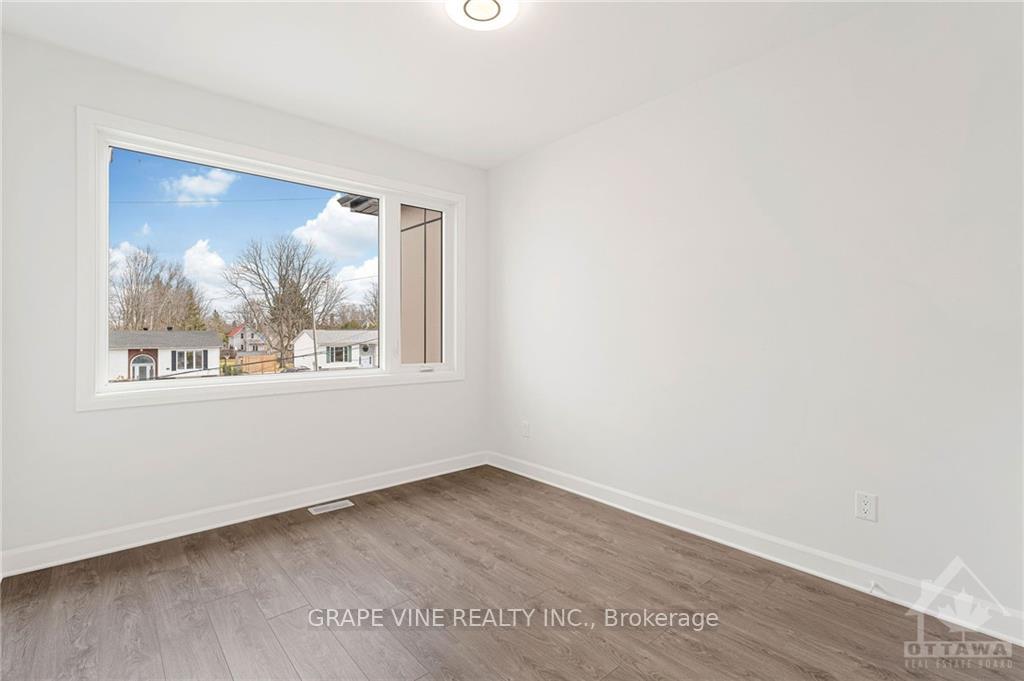 Photo 20 of 462 North Street, North Dundas, Winchester — HOMEH