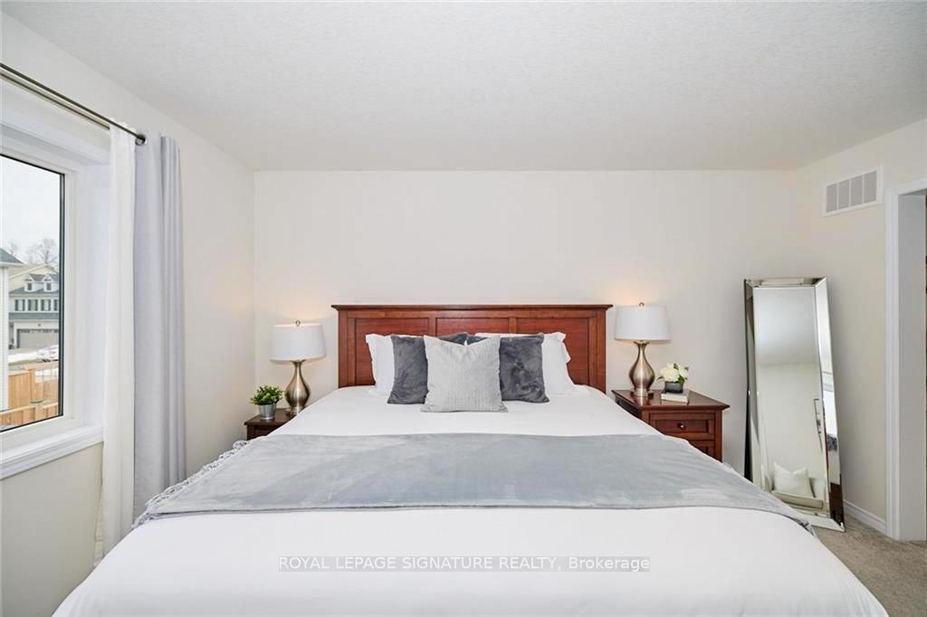 Photo 16 of 7830 Buckeye Crescent, Niagara Falls, Brown — HOMEH