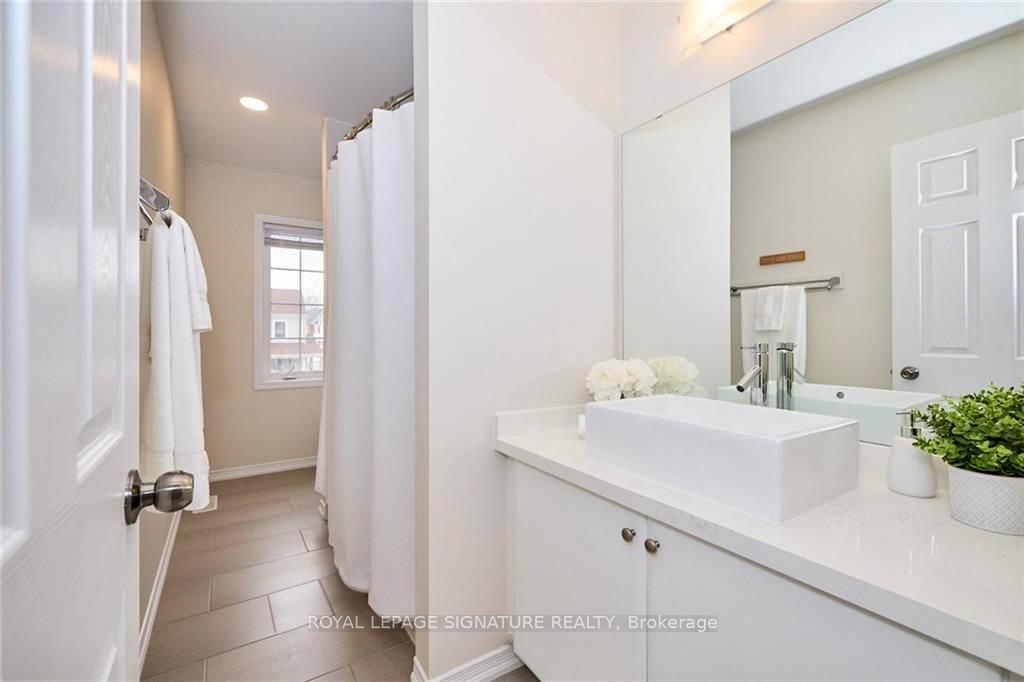 Photo 23 of 7830 Buckeye Crescent, Niagara Falls, Brown — HOMEH