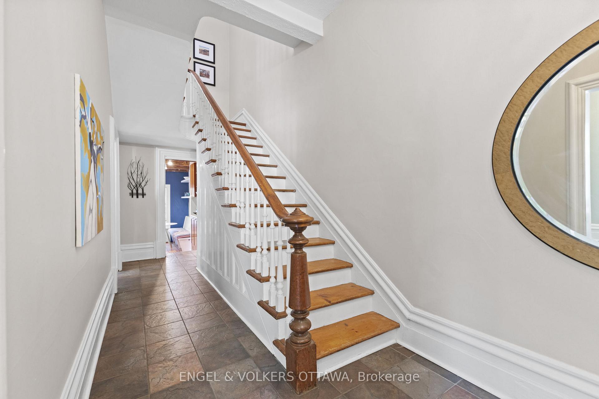 Photo 2 of 193 Mackay Street, Ottawa, New Edinburgh — HOMEH