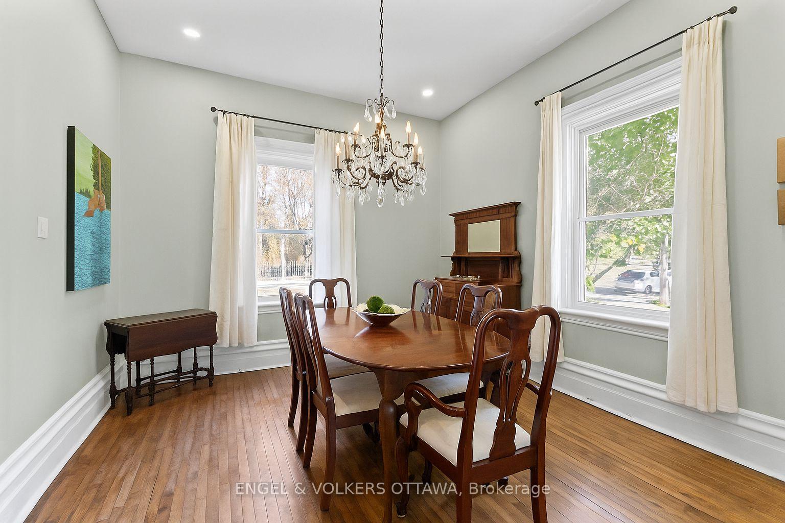 Photo 3 of 193 Mackay Street, Ottawa, New Edinburgh — HOMEH