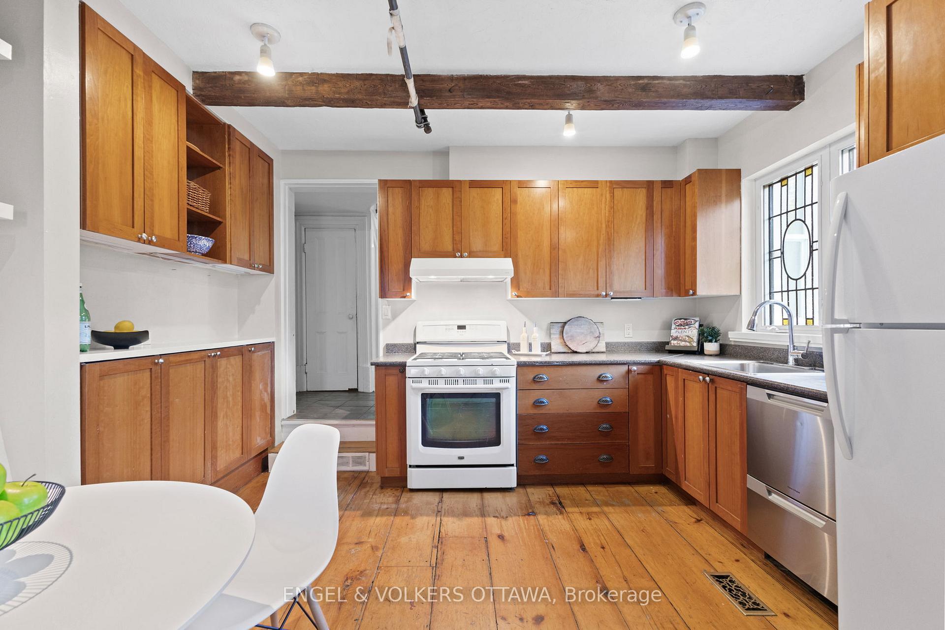Photo 8 of 193 Mackay Street, Ottawa, New Edinburgh — HOMEH