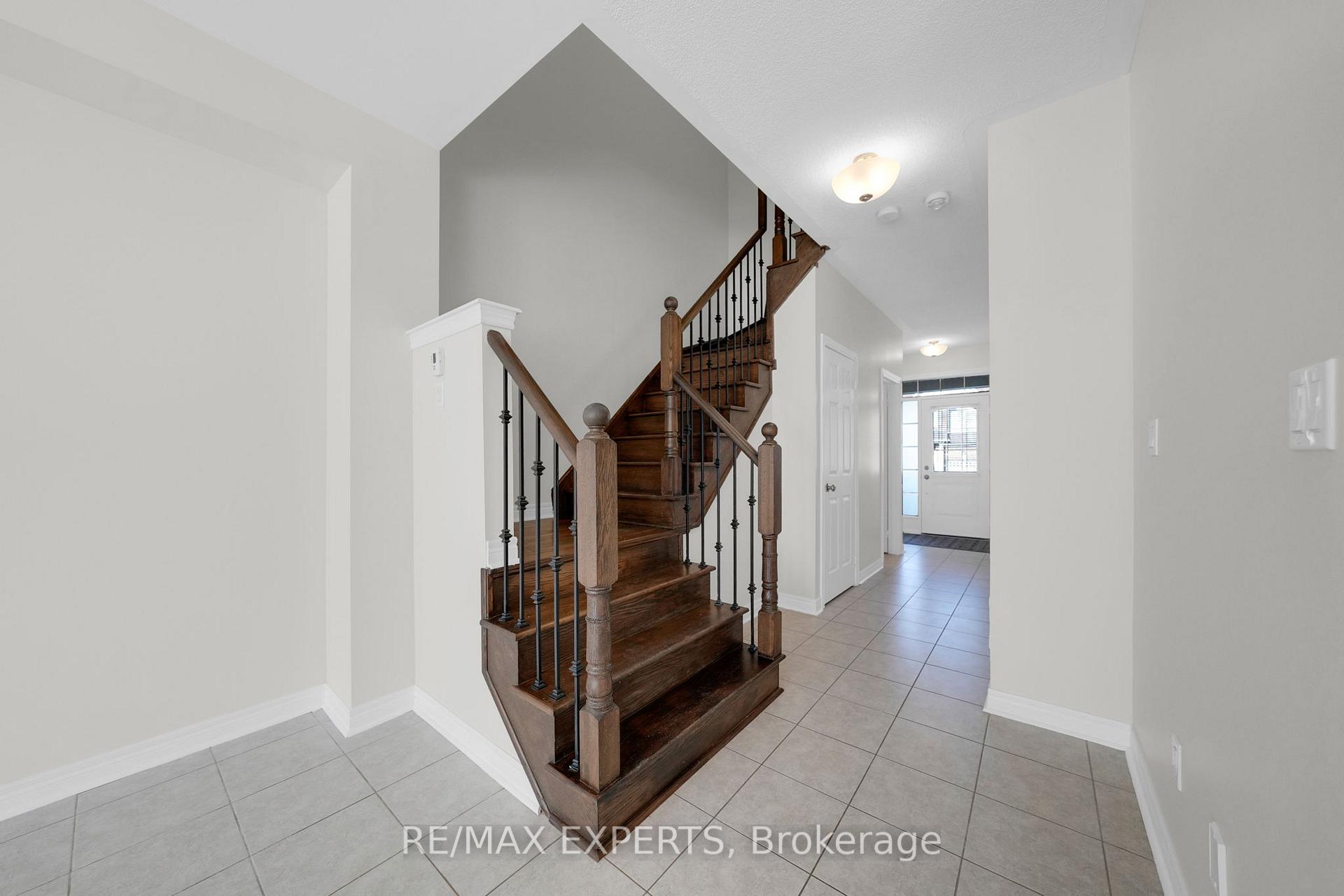 Photo 11 of 27 Sharpe Crescent, New Tecumseth, Tottenham — HOMEH