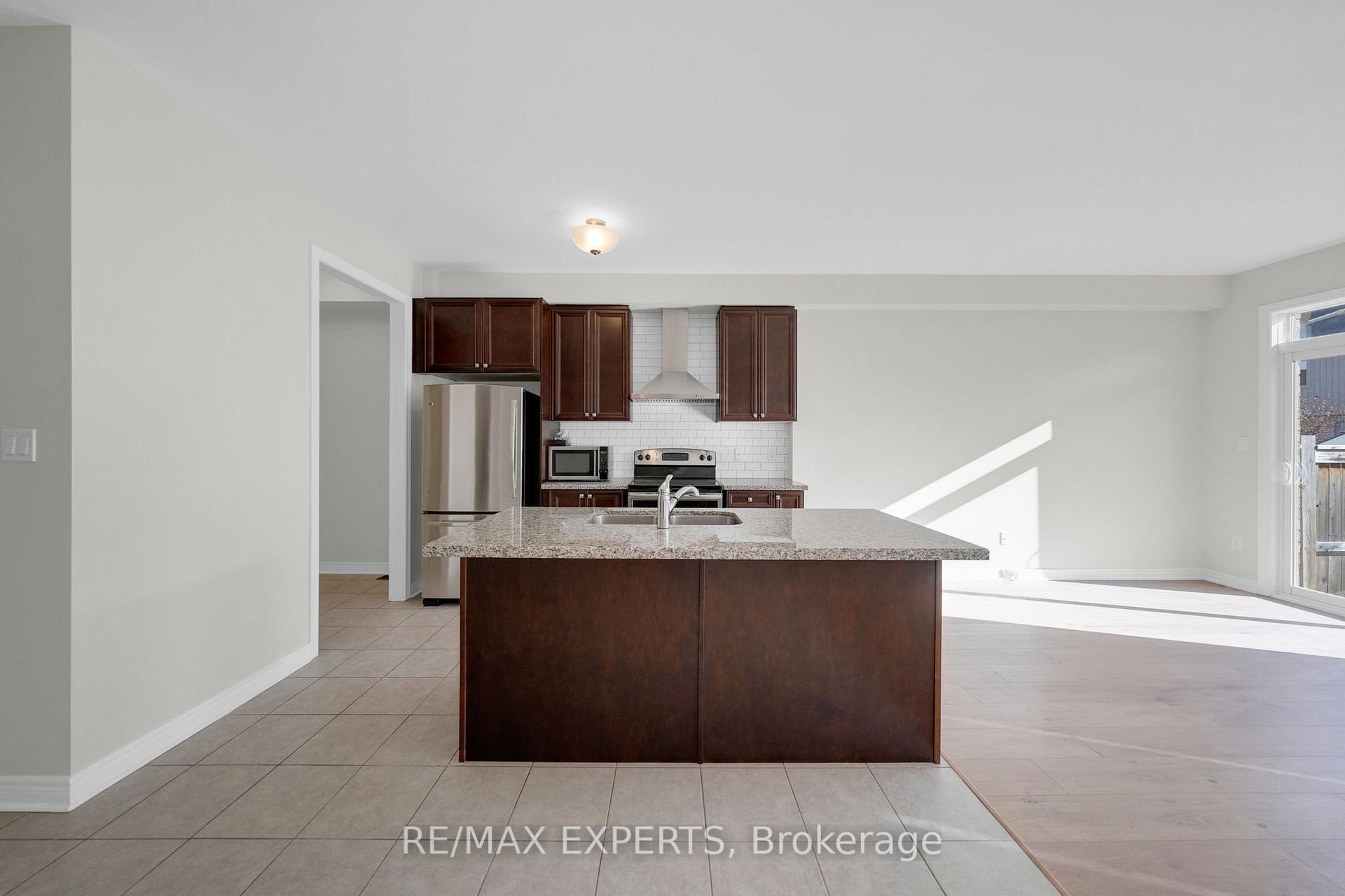 Photo 15 of 27 Sharpe Crescent, New Tecumseth, Tottenham — HOMEH