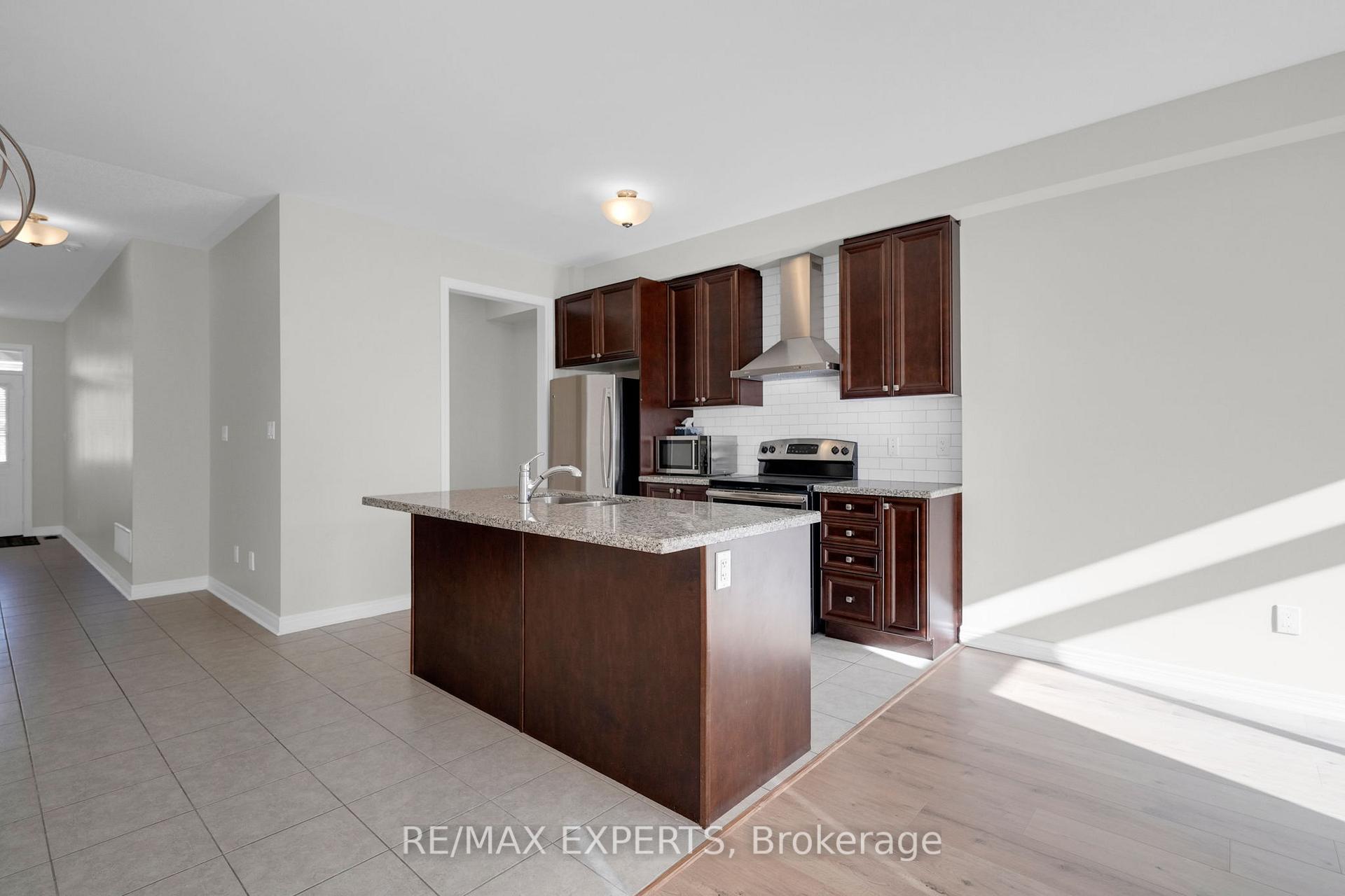 Photo 16 of 27 Sharpe Crescent, New Tecumseth, Tottenham — HOMEH