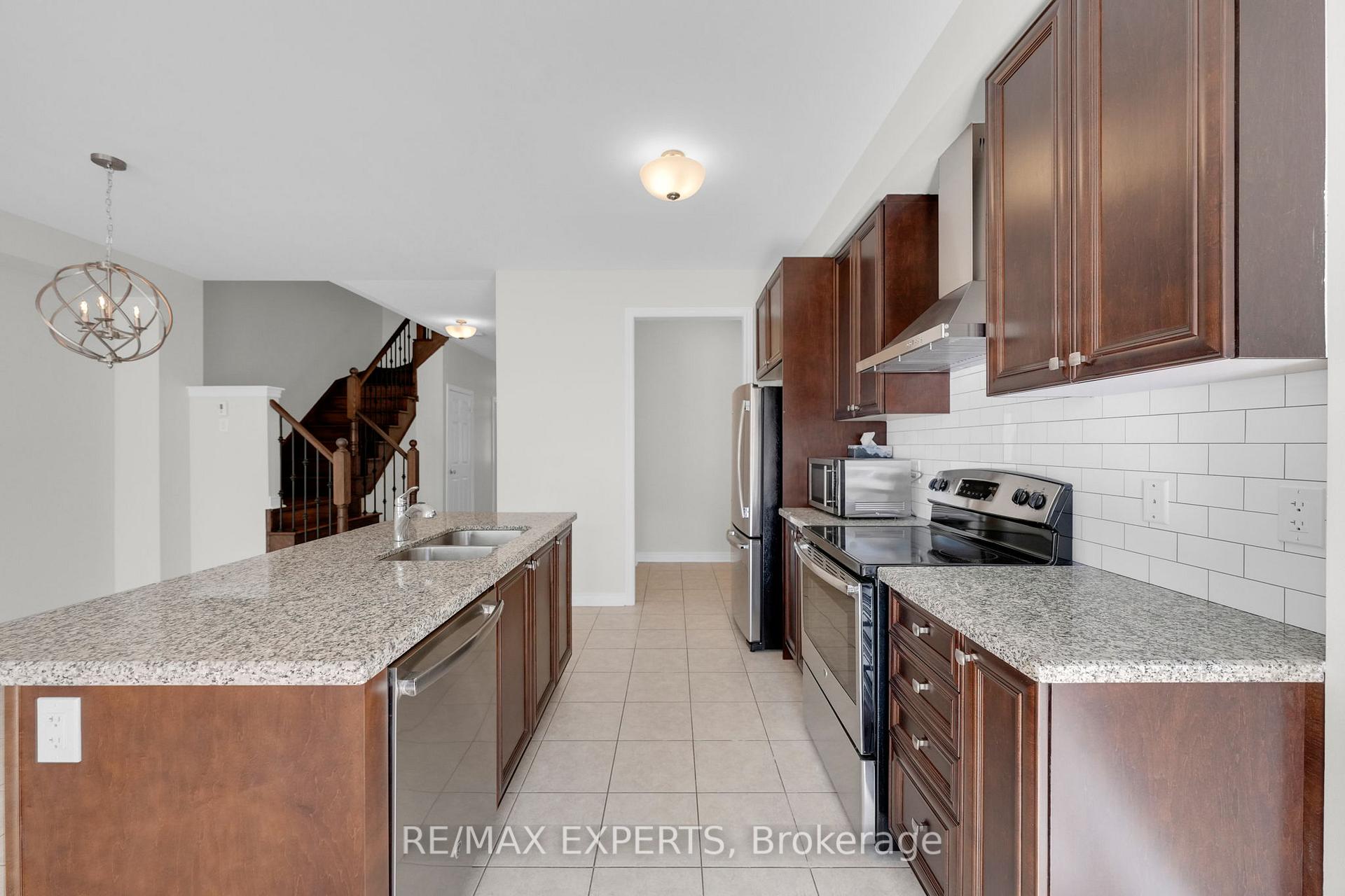 Photo 17 of 27 Sharpe Crescent, New Tecumseth, Tottenham — HOMEH