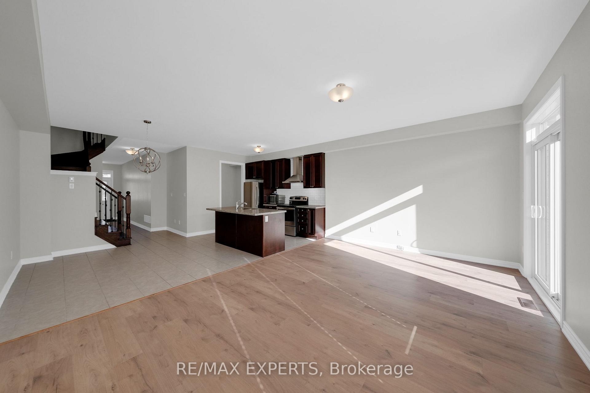 Photo 22 of 27 Sharpe Crescent, New Tecumseth, Tottenham — HOMEH