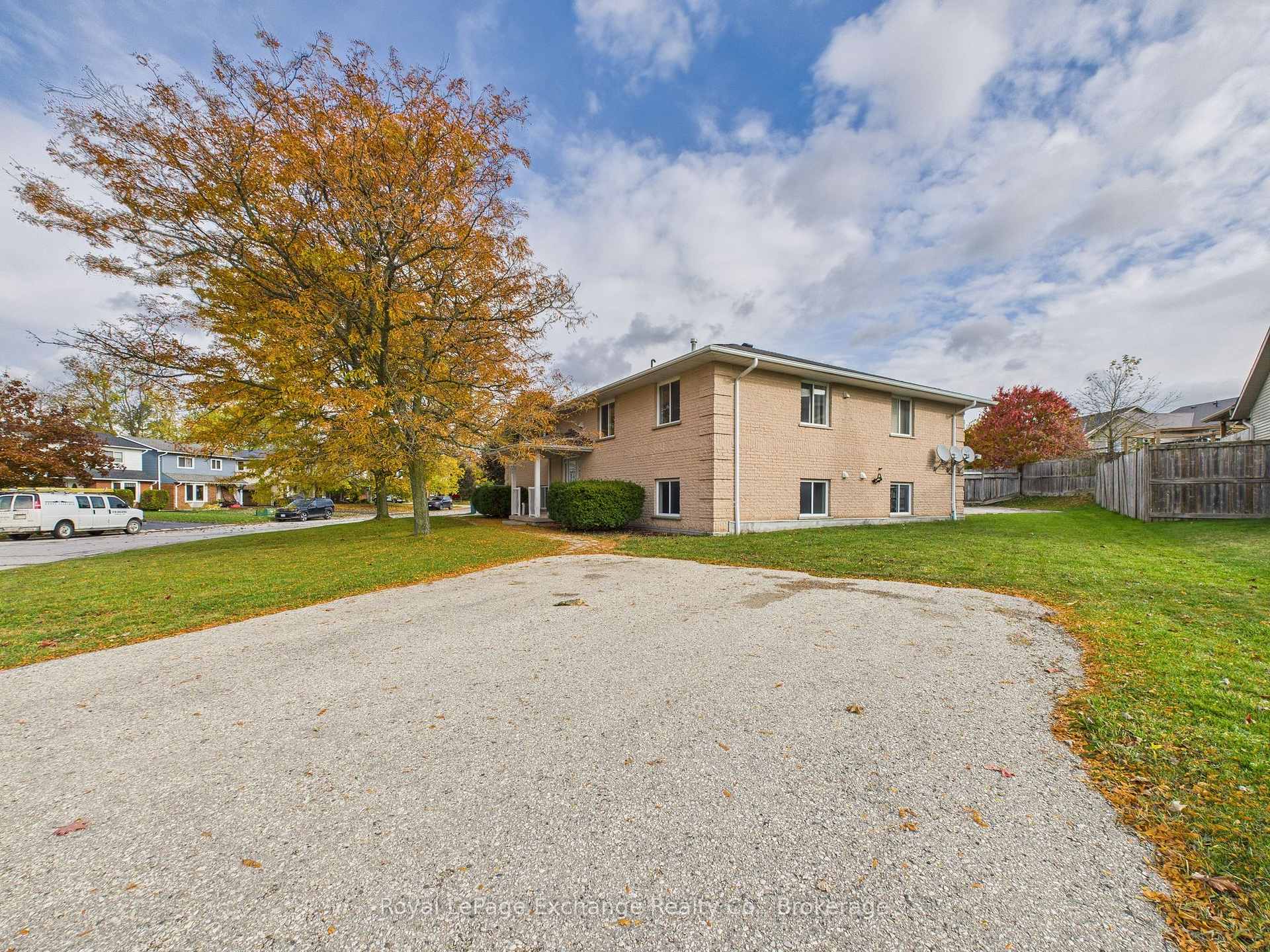 Photo 3 of 403 Highland Drive, North Huron, Wingham — HOMEH
