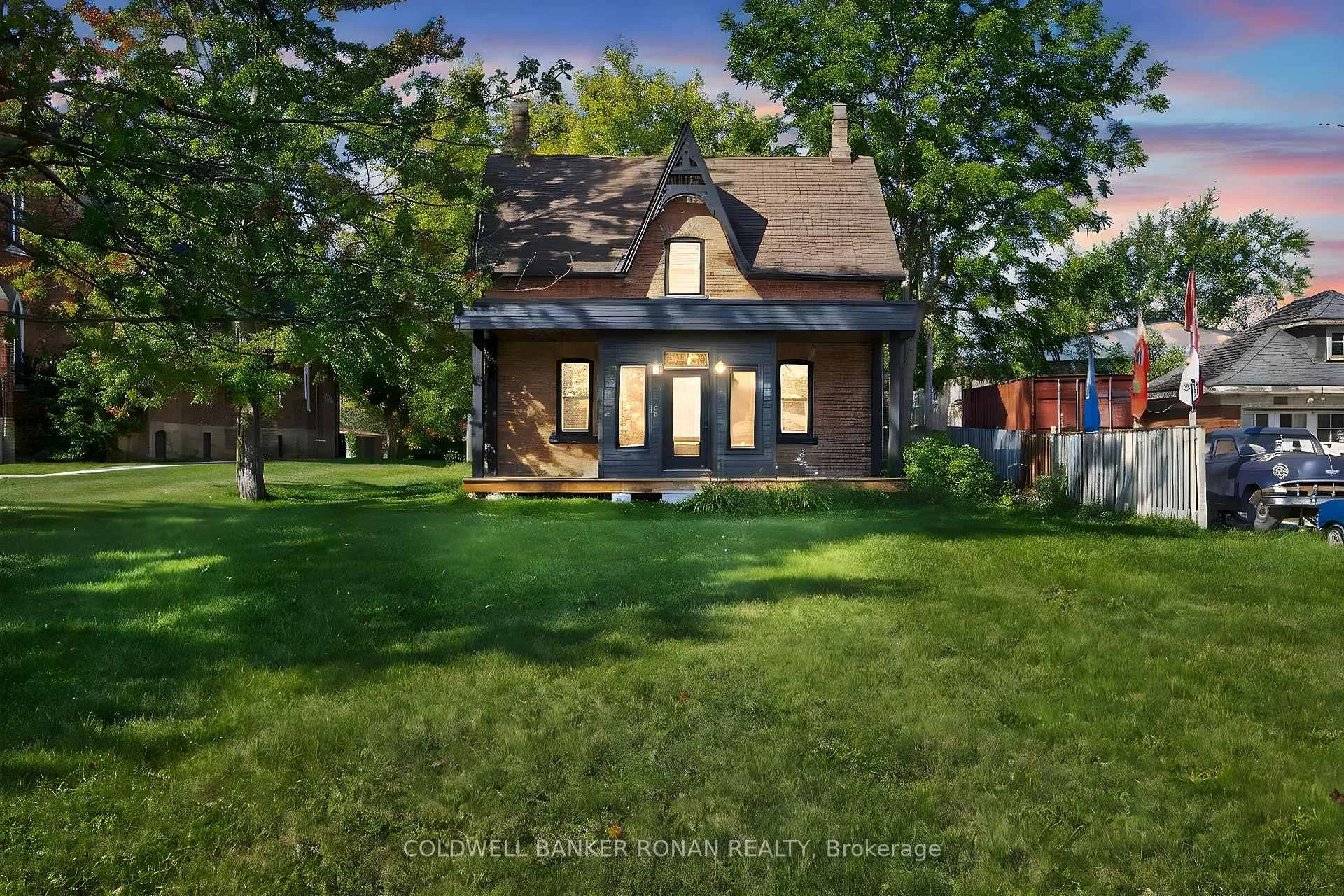 Photo 2 of 76 Queen Street N, New Tecumseth, Tottenham — HOMEH