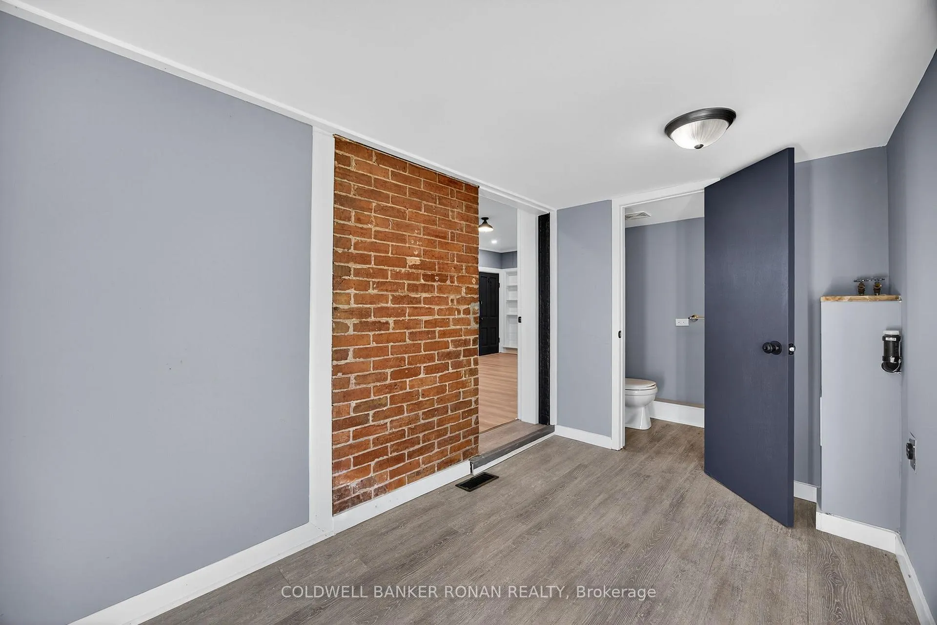Photo 23 of 76 Queen Street N, New Tecumseth, Tottenham — HOMEH