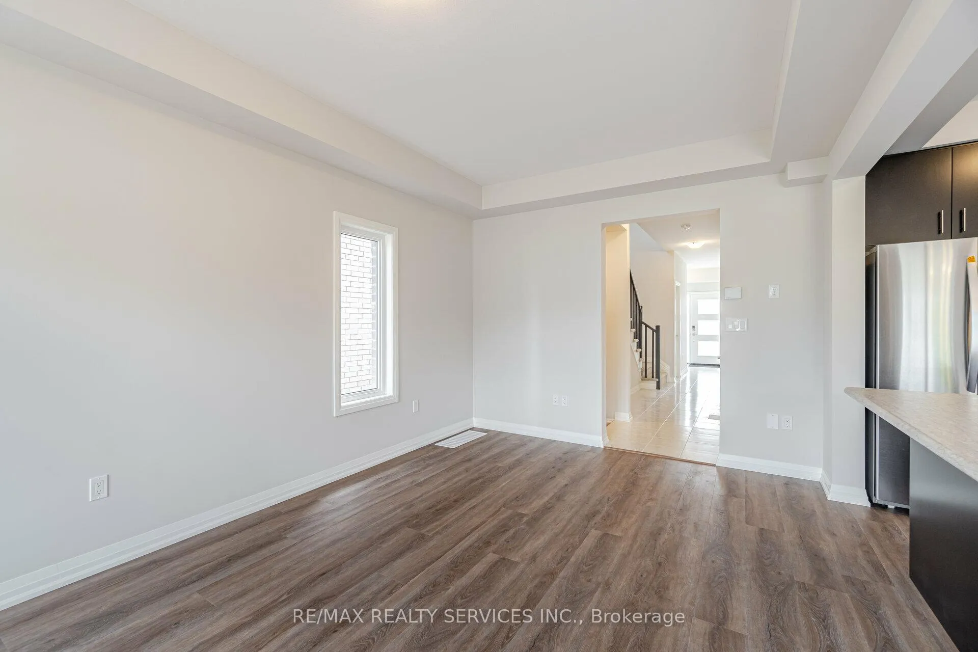 Photo 6 of 7310 Marvel Drive, Niagara Falls, Brown — HOMEH