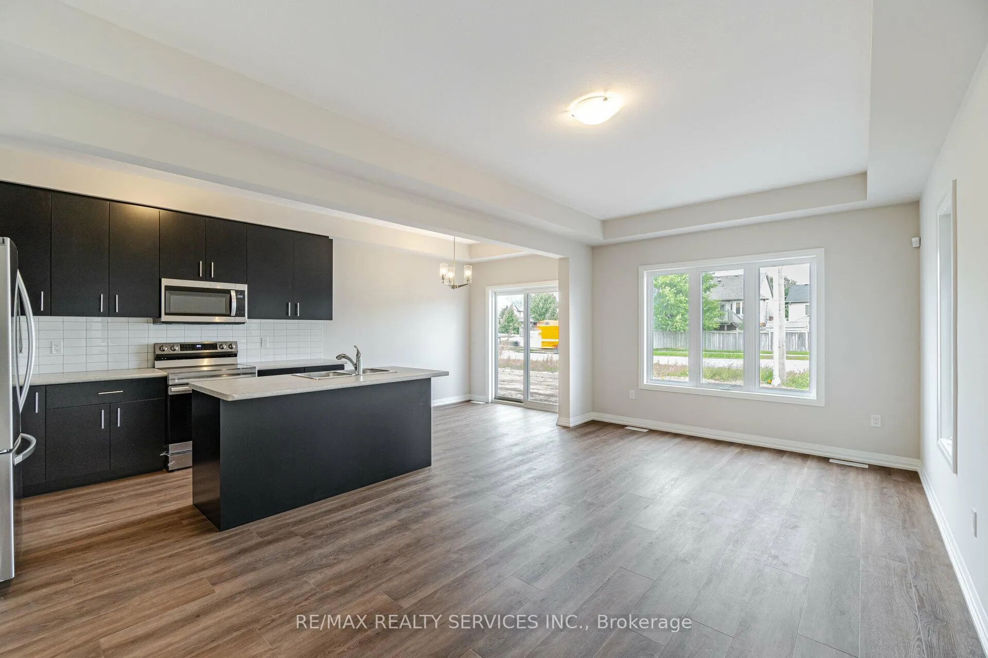 Photo 8 of 7310 Marvel Drive, Niagara Falls, Brown — HOMEH