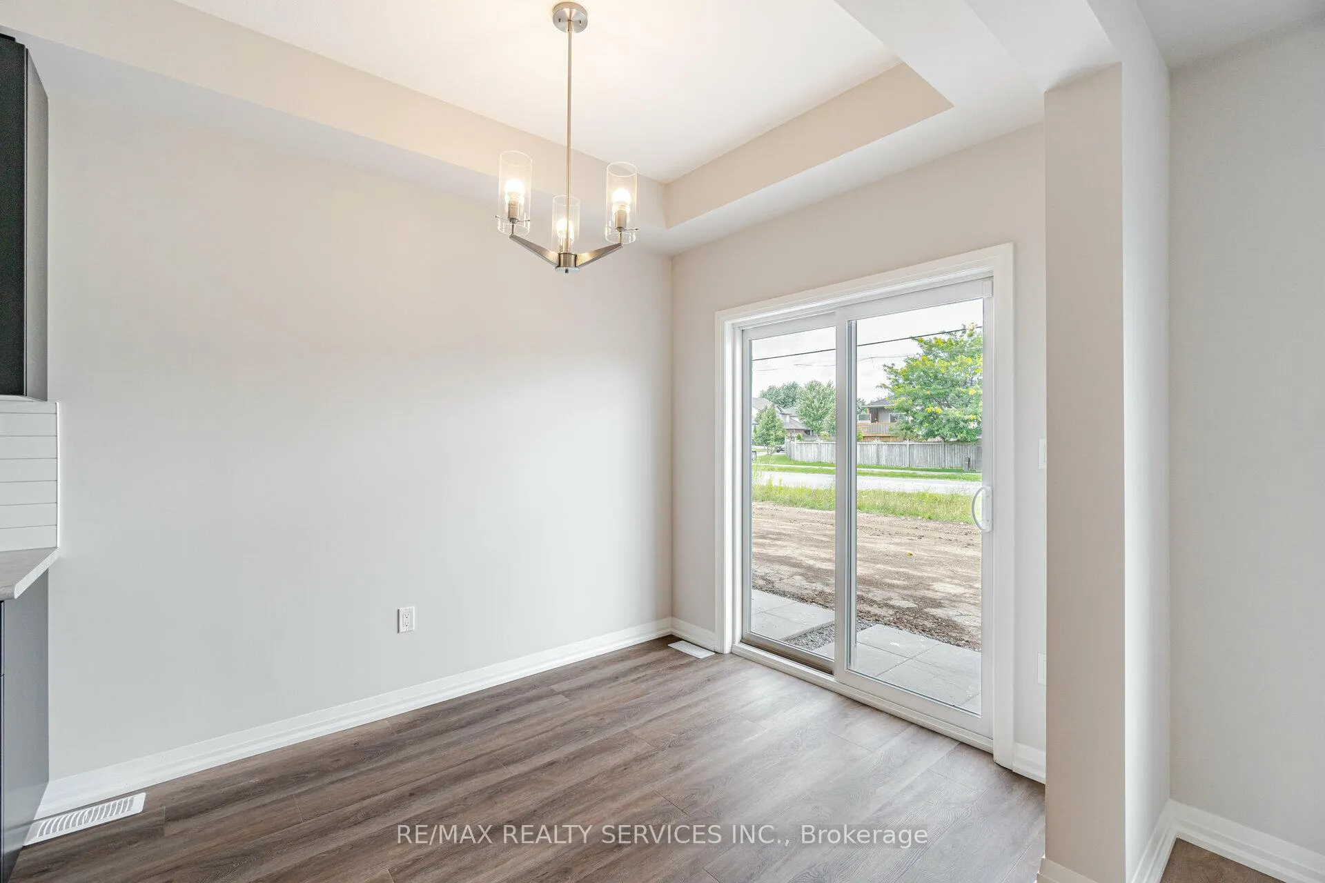 Photo 10 of 7310 Marvel Drive, Niagara Falls, Brown — HOMEH