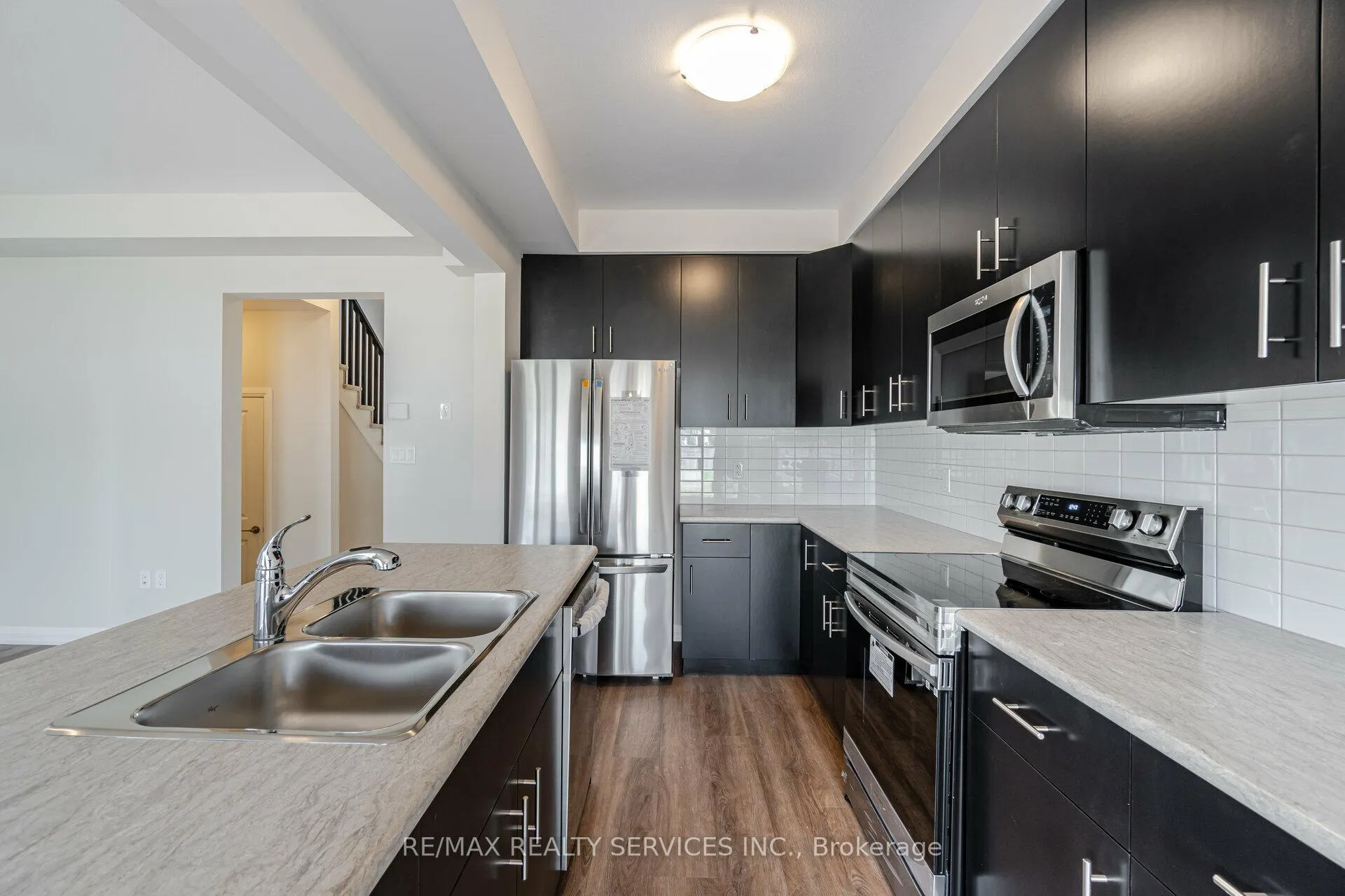Photo 12 of 7310 Marvel Drive, Niagara Falls, Brown — HOMEH