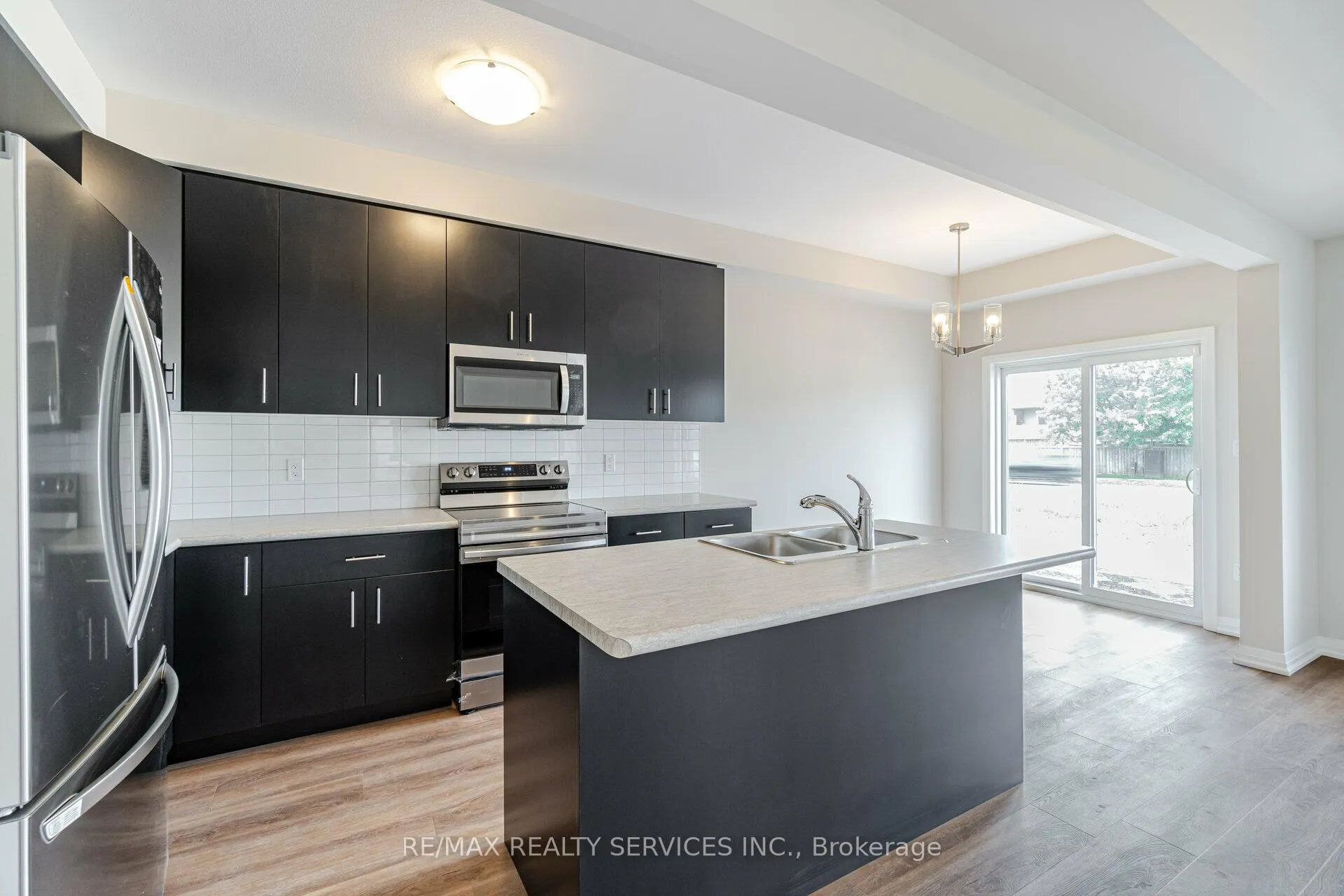 Photo 14 of 7310 Marvel Drive, Niagara Falls, Brown — HOMEH
