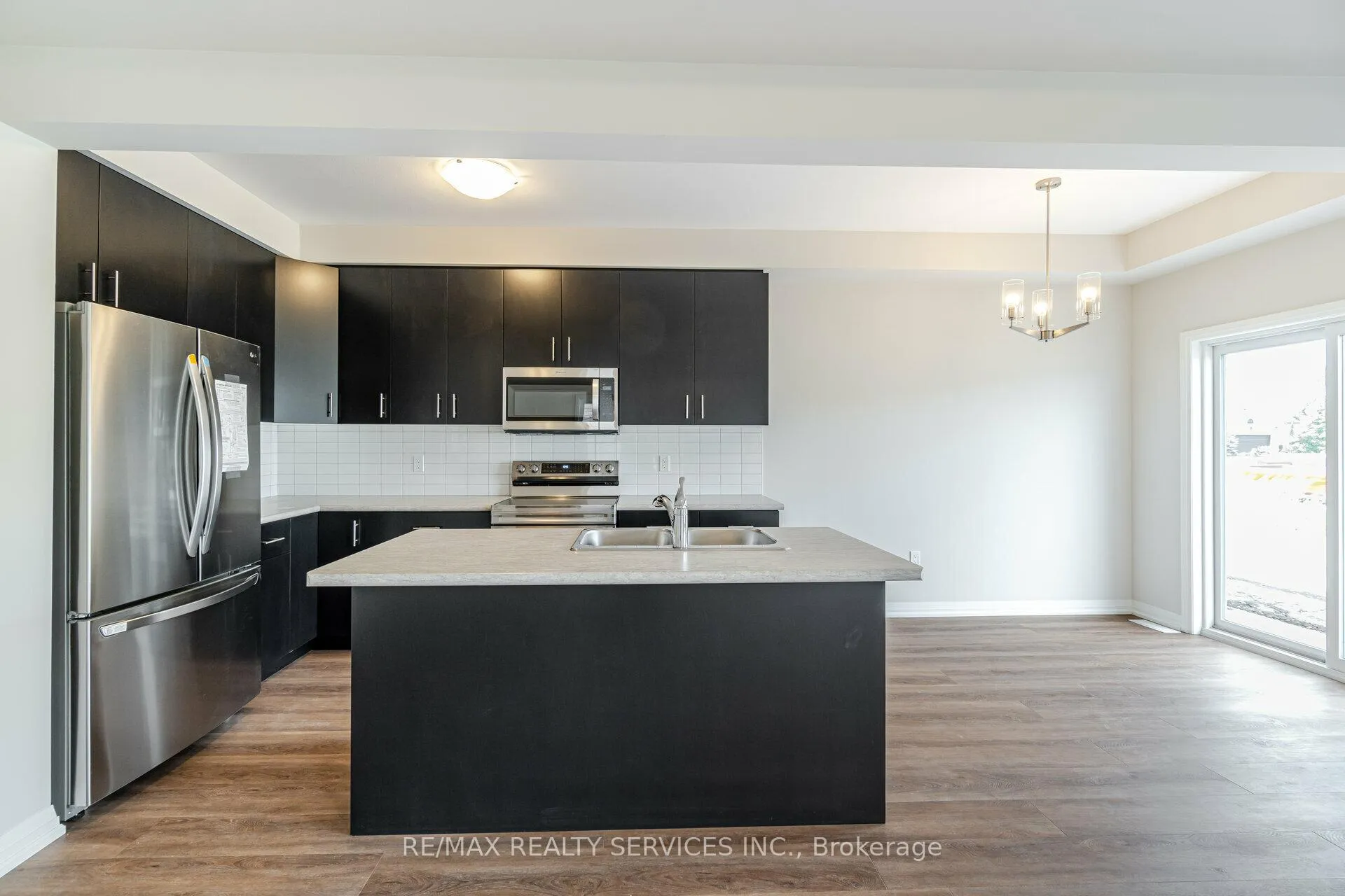 Photo 15 of 7310 Marvel Drive, Niagara Falls, Brown — HOMEH