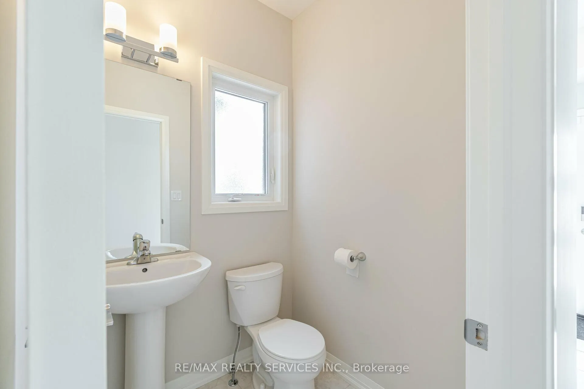 Photo 16 of 7310 Marvel Drive, Niagara Falls, Brown — HOMEH