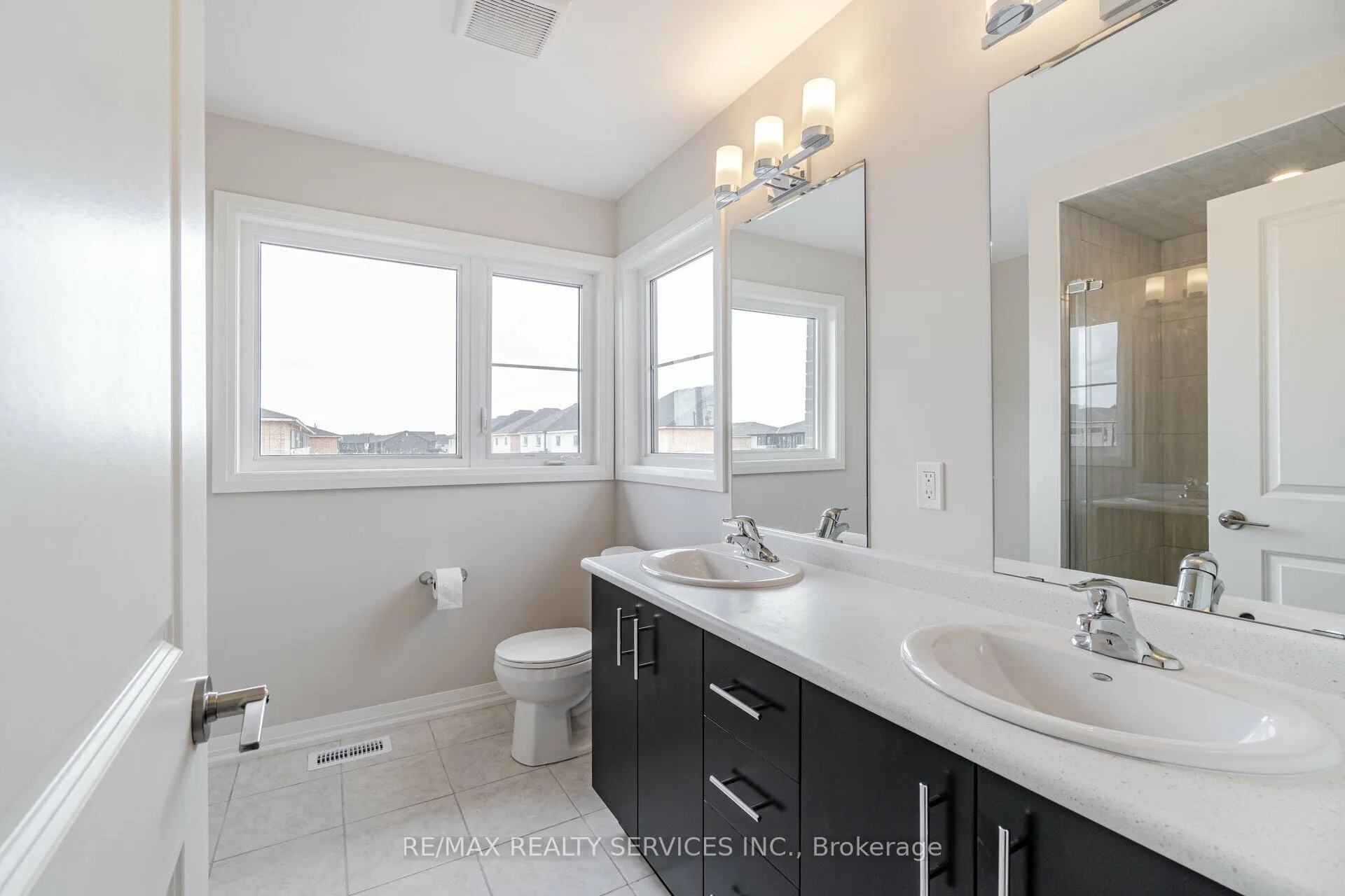 Photo 21 of 7310 Marvel Drive, Niagara Falls, Brown — HOMEH