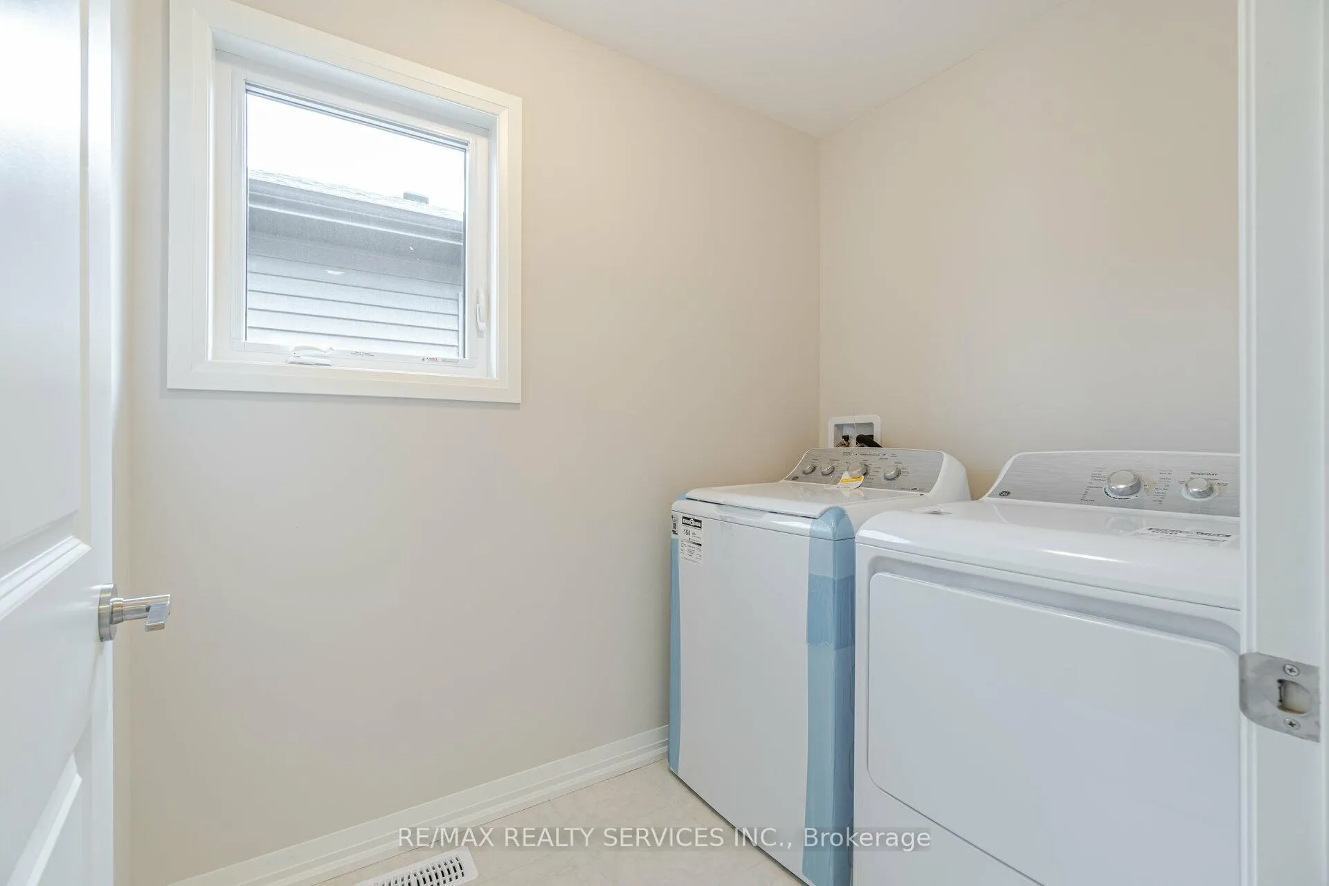 Photo 29 of 7310 Marvel Drive, Niagara Falls, Brown — HOMEH