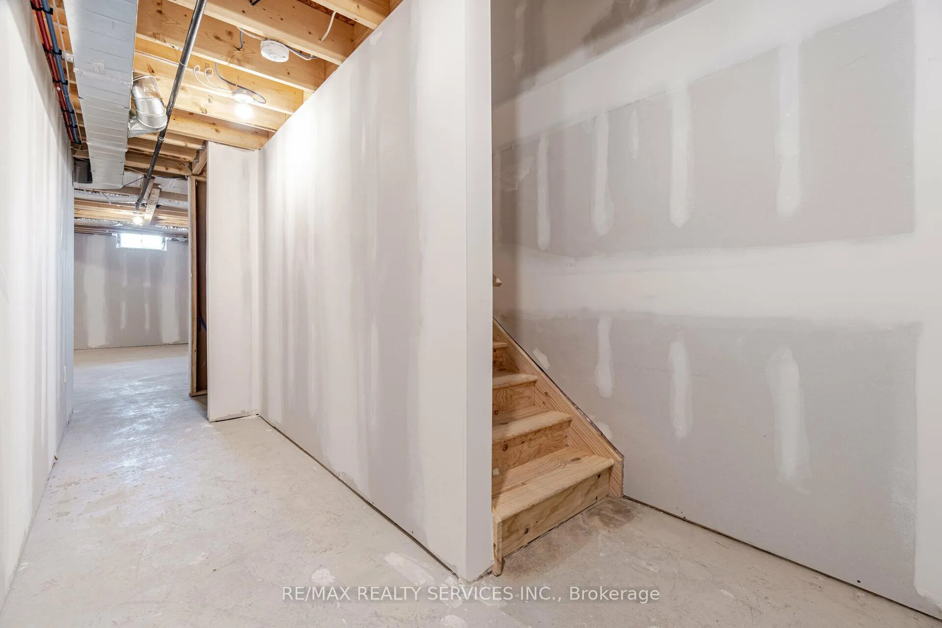 Photo 30 of 7310 Marvel Drive, Niagara Falls, Brown — HOMEH