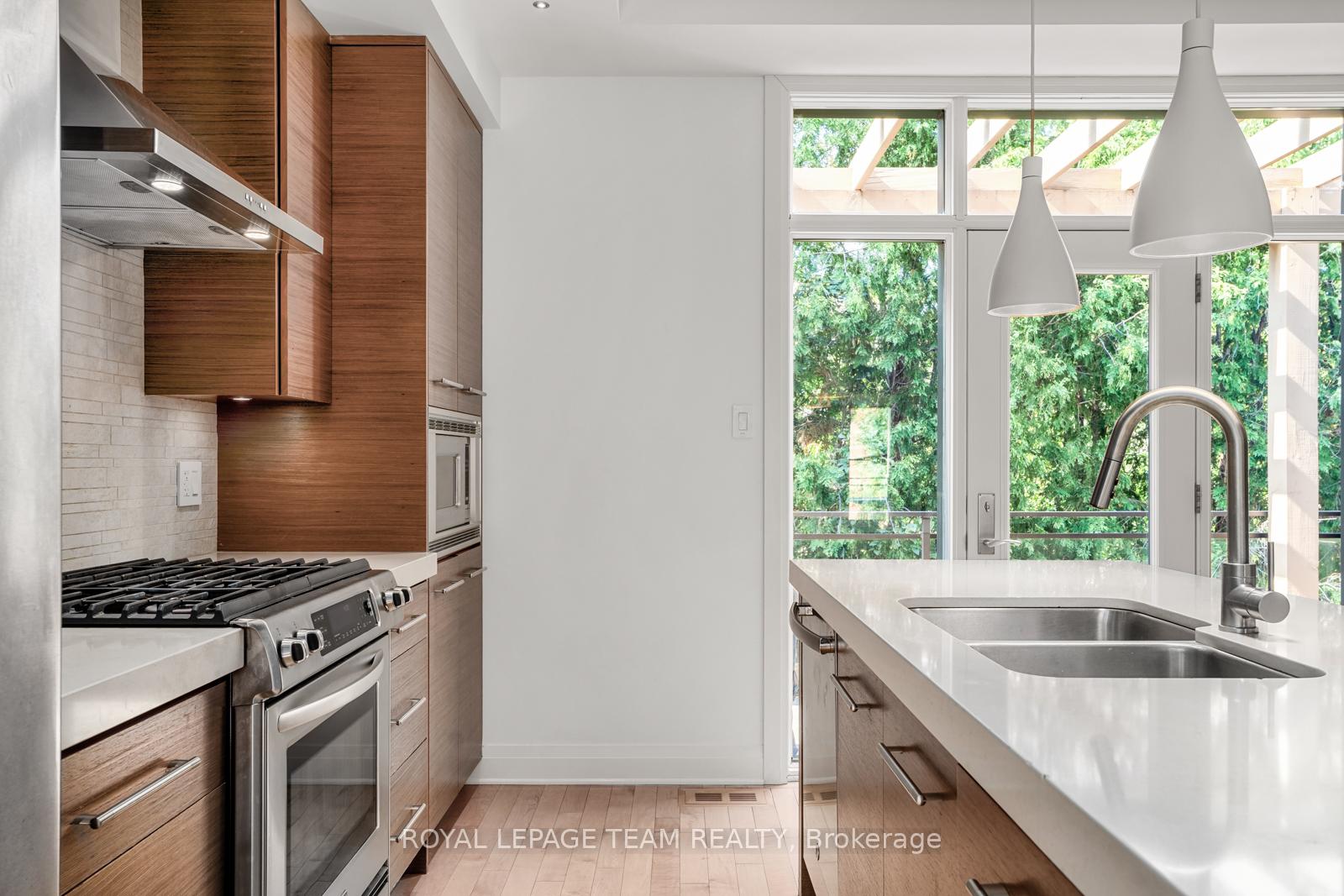 Photo 10 of 50 Bertrand Street, Ottawa, Lindenlea — HOMEH