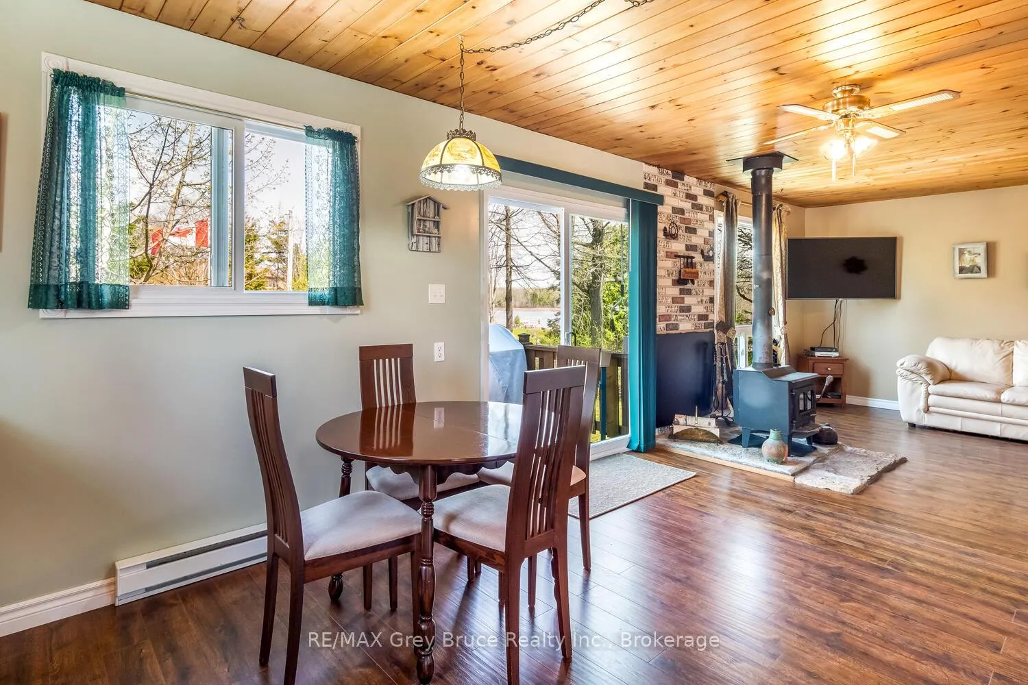 Photo 5 of 136 Maple Drive, Northern Bruce Peninsula — HOMEH