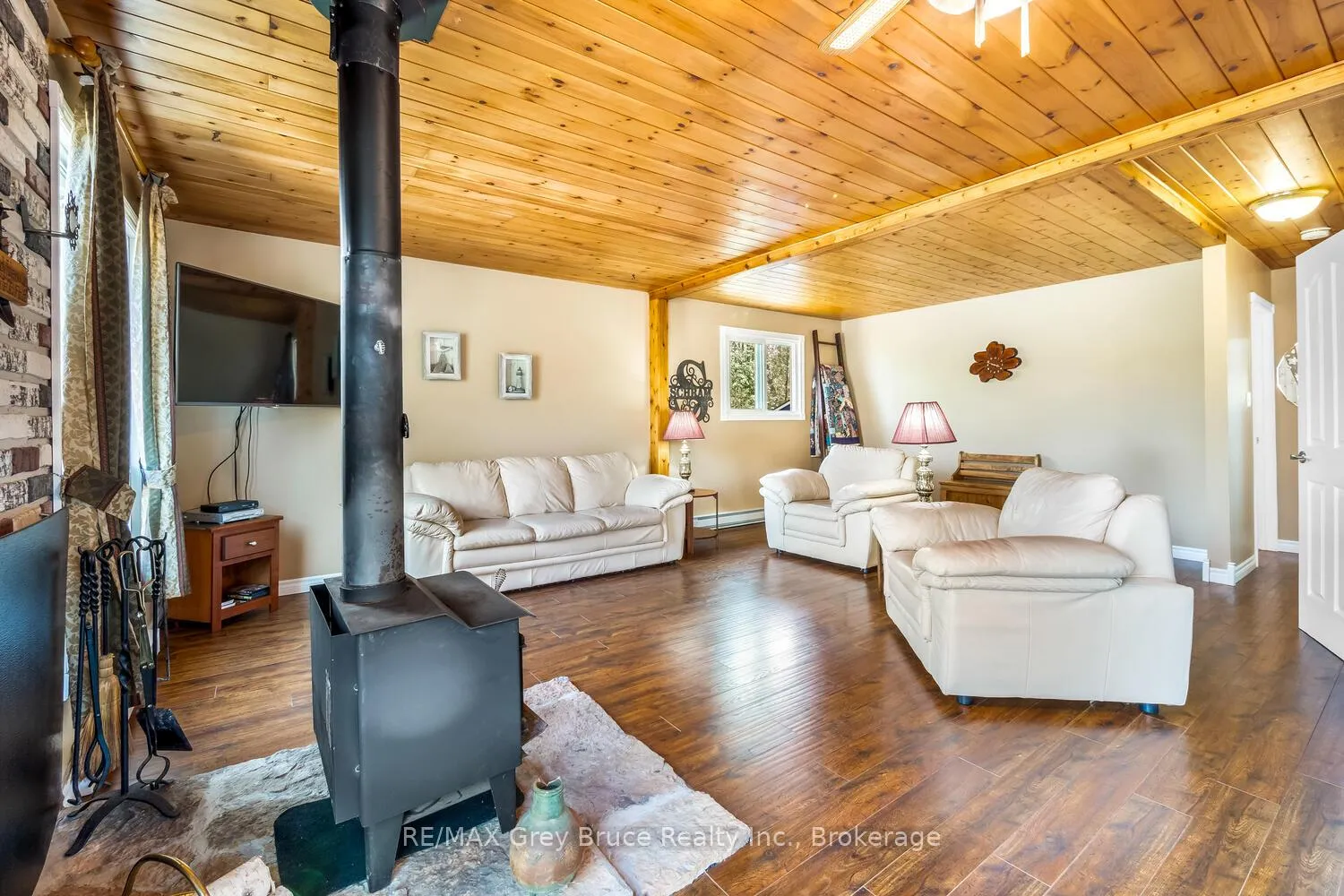 Photo 10 of 136 Maple Drive, Northern Bruce Peninsula — HOMEH