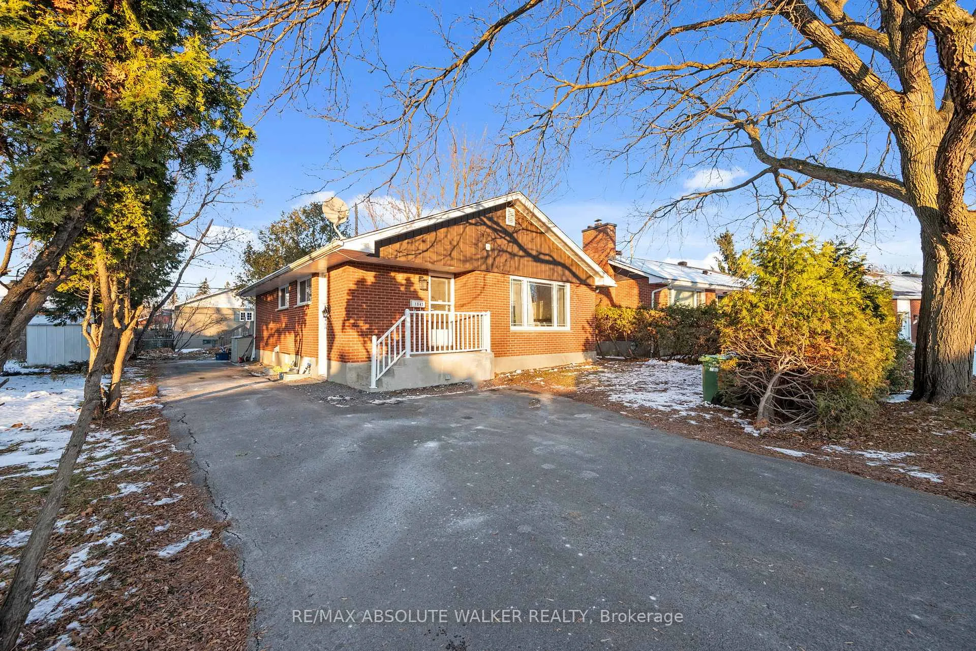 Photo 2 of 1343 Highgate Road, Ottawa, Parkway Park — HOMEH