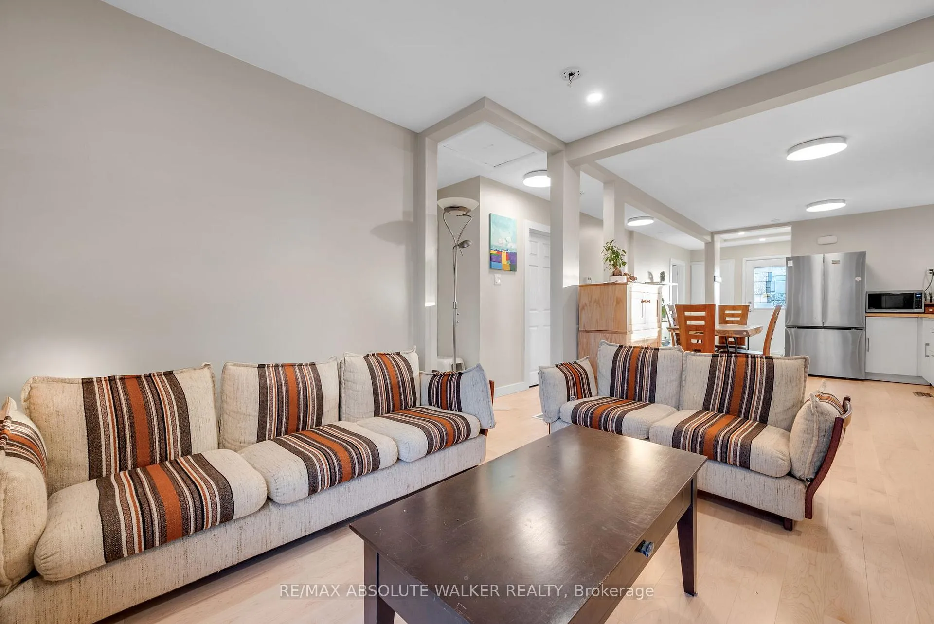 Photo 4 of 1343 Highgate Road, Ottawa, Parkway Park — HOMEH