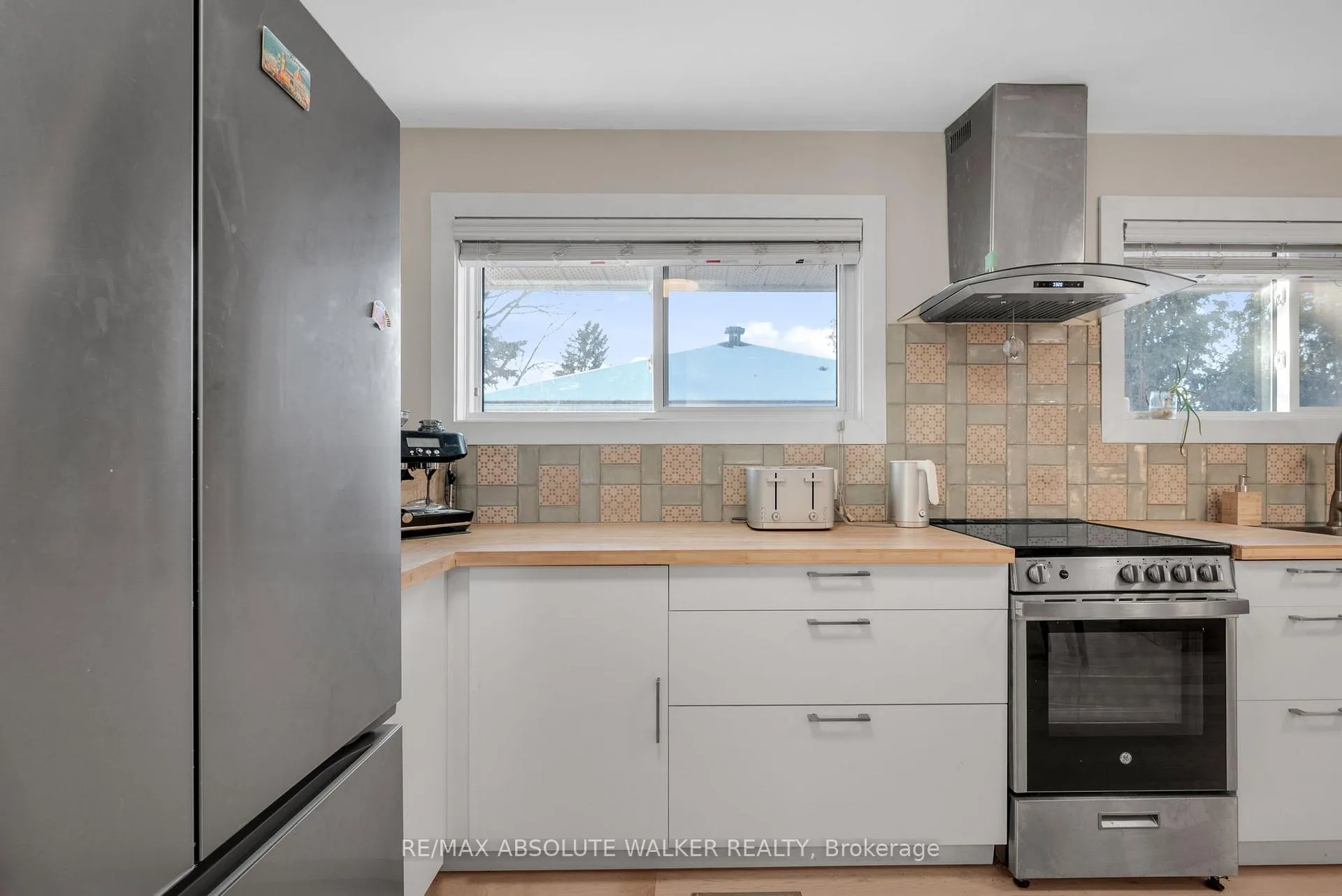 Photo 9 of 1343 Highgate Road, Ottawa, Parkway Park — HOMEH