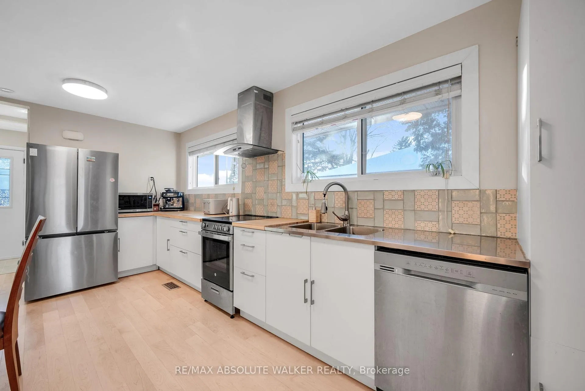 Photo 10 of 1343 Highgate Road, Ottawa, Parkway Park — HOMEH